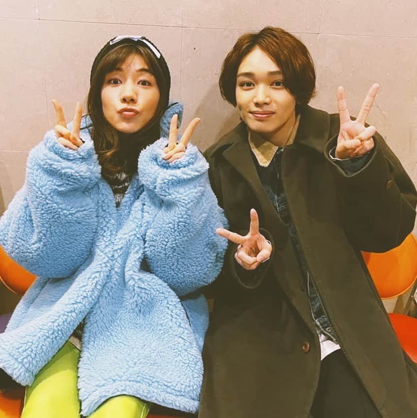 仲里依紗のインスタグラム：「@ryubi_miyase_official  まりちゃんの可愛い可愛い息子😍 私の友達みんなりゅうびくんをカッコいい言っててますます自慢の息子だー🤣✌️❣️ まんじゅうこわいのYouTubeサイコー✌️  明日こいはは❣️ @koihaha_tbs  ついに最終回🥺🥲 みんなこいははロスになっちゃうね😭💕」
