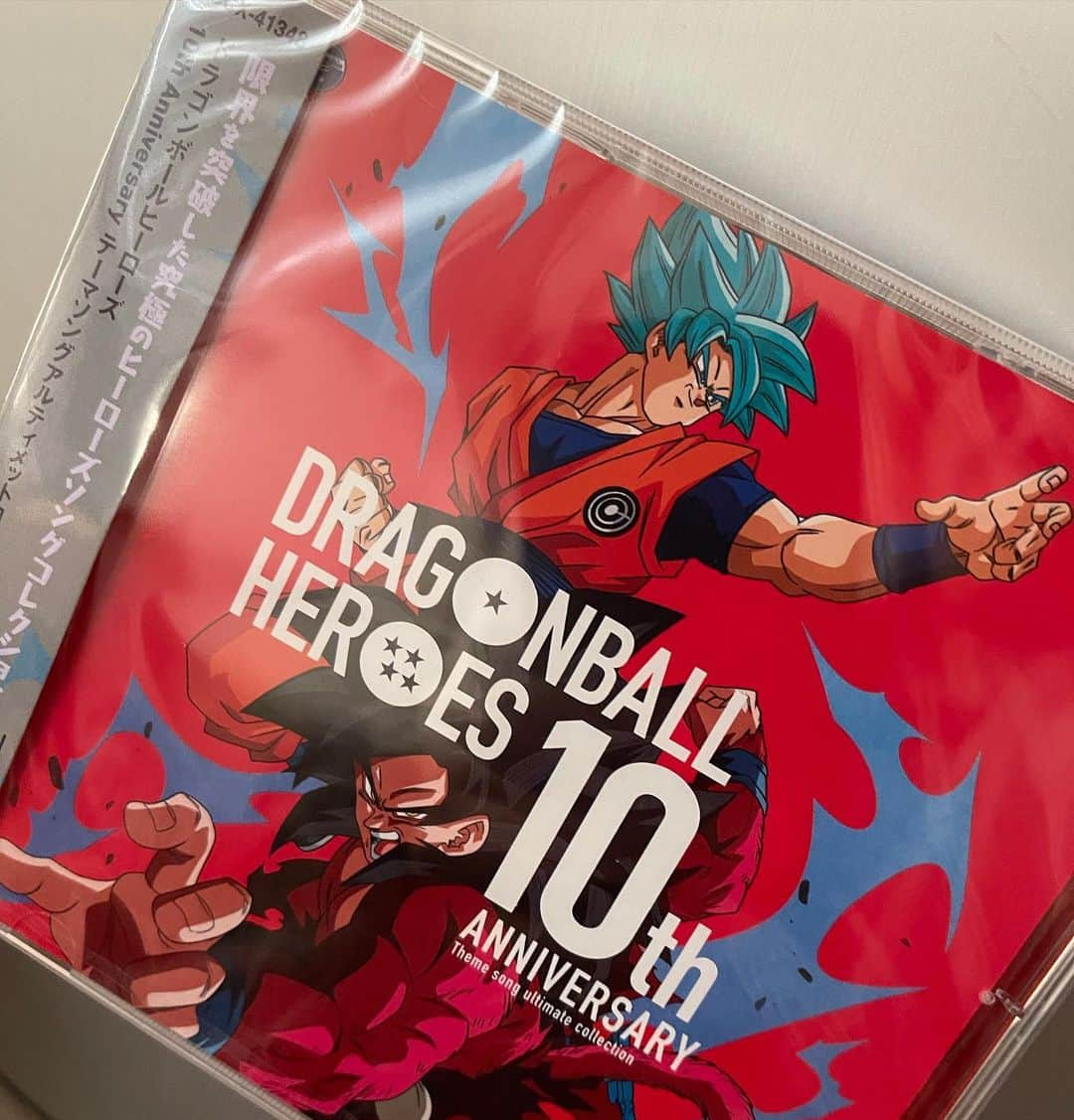 YOFFYさんのインスタグラム写真 - (YOFFYInstagram)「ゲッツ！  ドラゴンボールヒーローズ 10th Anniversary テーマソングアルティメットコレクション  発売日：2020年12月16日（水） 価格：￥2,000＋税／品番：COCX-41348  商品ページ： https://columbia.jp/prod-info/COCX-41348/  [CD収録内容] 01．DBH 10th Anniversary Remix 歌：谷本貴義、五條真由美、YOFFY 02．ドラゴンボールヒーローズ テーマソング 歌：谷本貴義 03．ドラゴンボールヒーローズ ギャラクシーミッション テーマソング 歌：谷本貴義 04．ドラゴンボールヒーローズ 邪悪龍ミッション テーマソング 歌：谷本貴義 05．ドラゴンボールヒーローズ ゴッドミッション テーマソング 歌：谷本貴義、五條真由美 06．スーパードラゴンボールヒーローズ テーマソング 歌：谷本貴義、五條真由美、YOFFY 07．スーパードラゴンボールヒーローズ ユニバースミッション テーマソング 歌：谷本貴義、五條真由美、YOFFY 08．スーパードラゴンボールヒーローズ ビッグバンミッション テーマソング 歌：谷本貴義、五條真由美、YOFFY 09．スーパードラゴンボールヒーローズ ファイトソング 歌：谷本貴義、五條真由美、YOFFY  #谷本貴義 #五條真由美 #yoffy #takayoshitanimoto #mayumigojo #dragonballsuperheroes #dragonsoul #ドラゴンボール #スーパードラゴンボールヒーローズ #SDBH」12月17日 18時52分 - yoffy_psychiclover