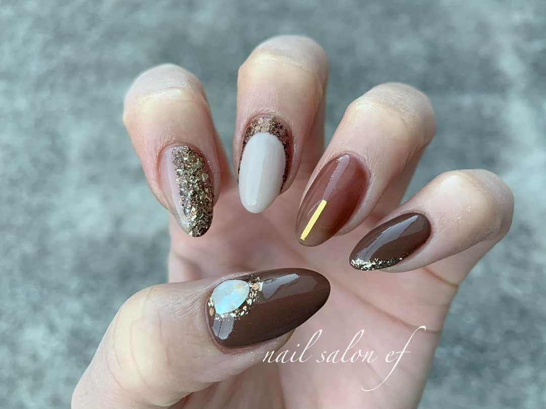 のインスタグラム：「My nail付け替えました😊 @ef.nail  ・ ネイルが綺麗だと気持ちがハッピーになります。 ・ アイリストさん求人募集してます😊 ご興味を持って頂ける方はDMください😊❤️ ・ #グラデーション#ニュアンスネイル#ニュアンスネイルデザイン#インクネイル #冬ネイル#秋ネイル#秋ネイルデザイン#ワンカラー#シンプルネイル#efネイル#efネイル石川町#efネイル石川町店#efネイルグループ#efネイルサロン#efネイル横浜#efネイル代々木上原店オープン#efネイル代々木上原#efネイル東京店#小森純#ギャラクシーネイル」