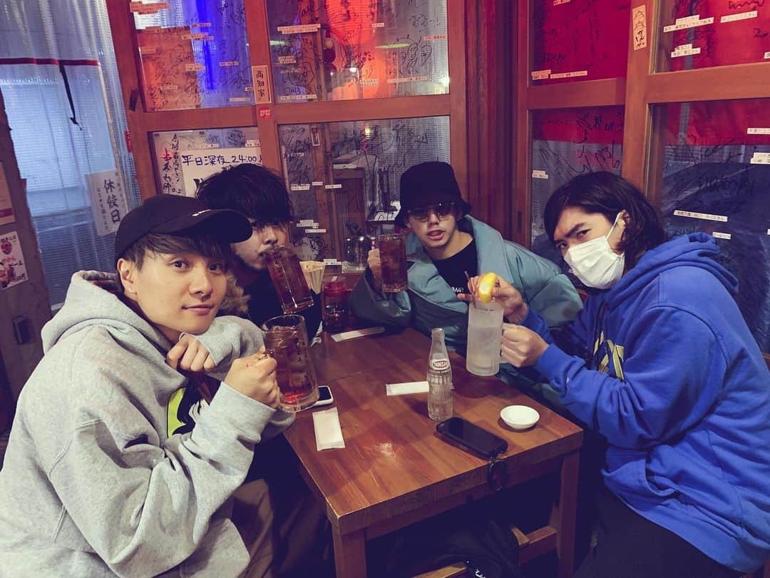 Hiroさんのインスタグラム写真 - (HiroInstagram)「明日と明後日はツアーファイナル！🤯 今年は色々あったけど、明日と明後日を良い一日に出来る様に頑張ります🕺🏼  #myfirststory #メンバー飯 #明日は頑張ろう #おやすみ」12月17日 19時00分 - hiro_mfs_official