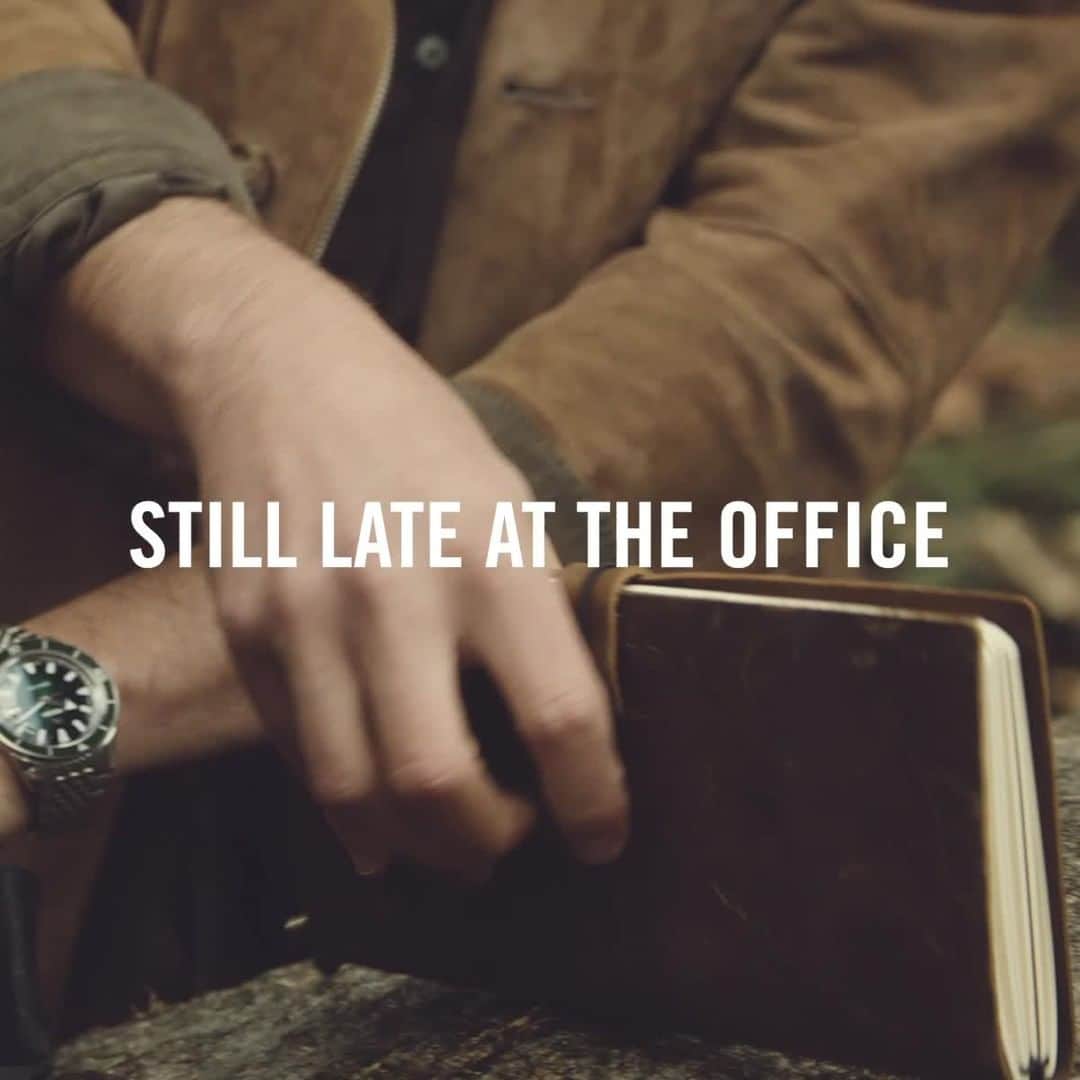 ラドーのインスタグラム：「There's no clock-watching when your office is the woods. Lose track of time and live every second of it. #RadoCaptainCook #Feelit」