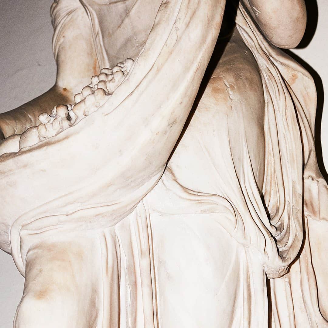 コルトモルテドさんのインスタグラム写真 - (コルトモルテドInstagram)「Carved out of marble ✨」12月17日 19時13分 - cortomoltedo