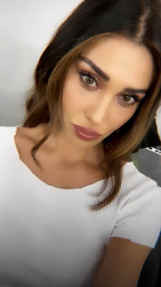 ベレン・ロドリゲスのインスタグラム：「Another day at work @cristinaisacmua @lollomilanosonoio」