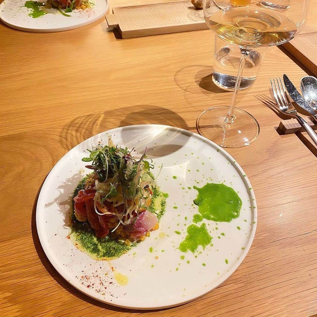 湯浅喬子のインスタグラム：「🎄🎅  @funachef 🍽  好きな人達と美味しいご飯💕  2020年も残り少し😢 #xmas#dinner#funachef」