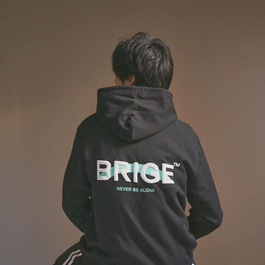 FumiShun BASEさんのインスタグラム写真 - (FumiShun BASEInstagram)「I’m so excited to release my clothing brand BRIGE😆🔥 @brige.international   All items are so cool😭🔥 World wide shipping🌍  December 19 (Sat) 7pm Japan time🇯🇵  You can buy it on website. Link in my bio.」12月17日 19時41分 - fumiya.japan