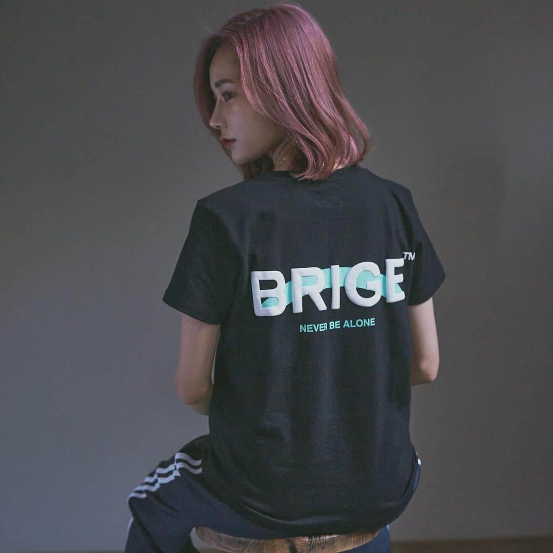 FumiShun BASEさんのインスタグラム写真 - (FumiShun BASEInstagram)「I’m so excited to release my clothing brand BRIGE😆🔥 @brige.international   All items are so cool😭🔥 World wide shipping🌍  December 19 (Sat) 7pm Japan time🇯🇵  You can buy it on website. Link in my bio.」12月17日 19時41分 - fumiya.japan