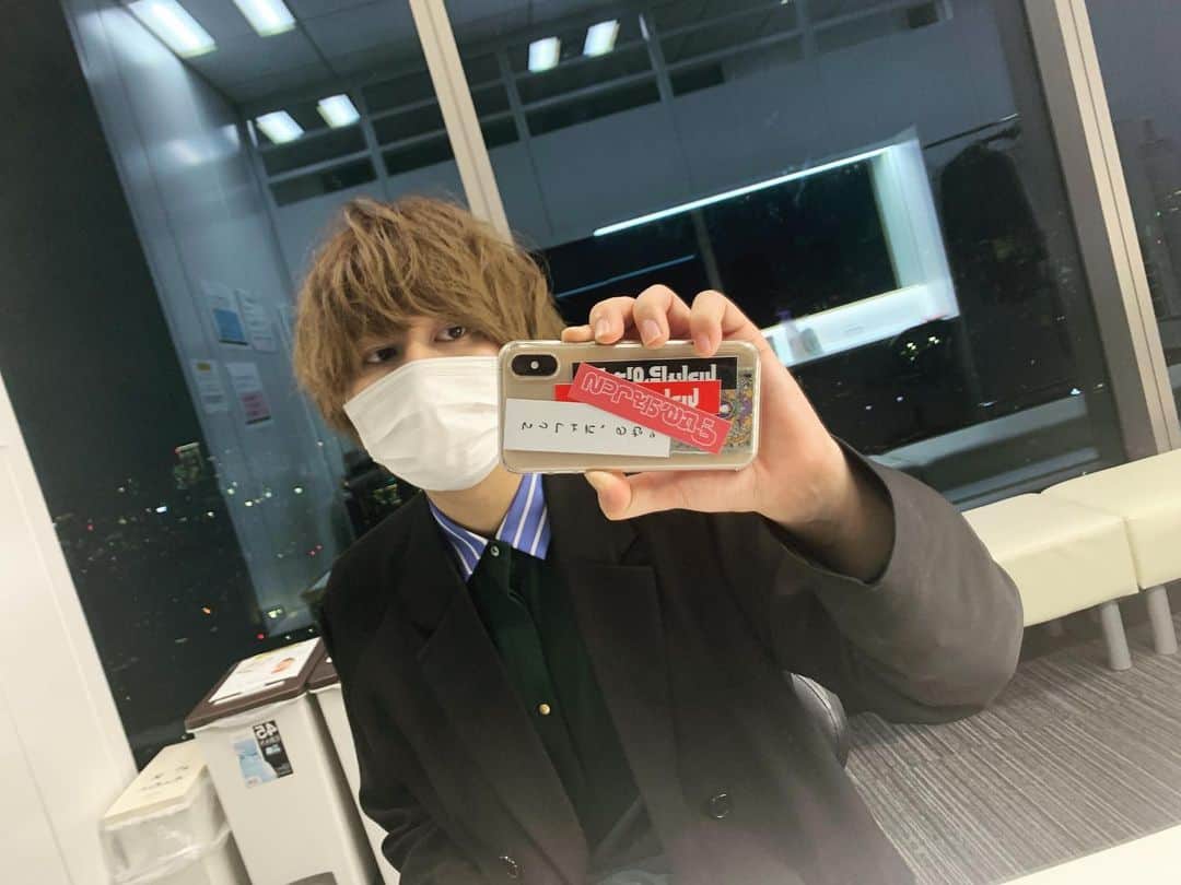 らいるのインスタグラム：「au pay マーケットに出るらしいよ奥さん」