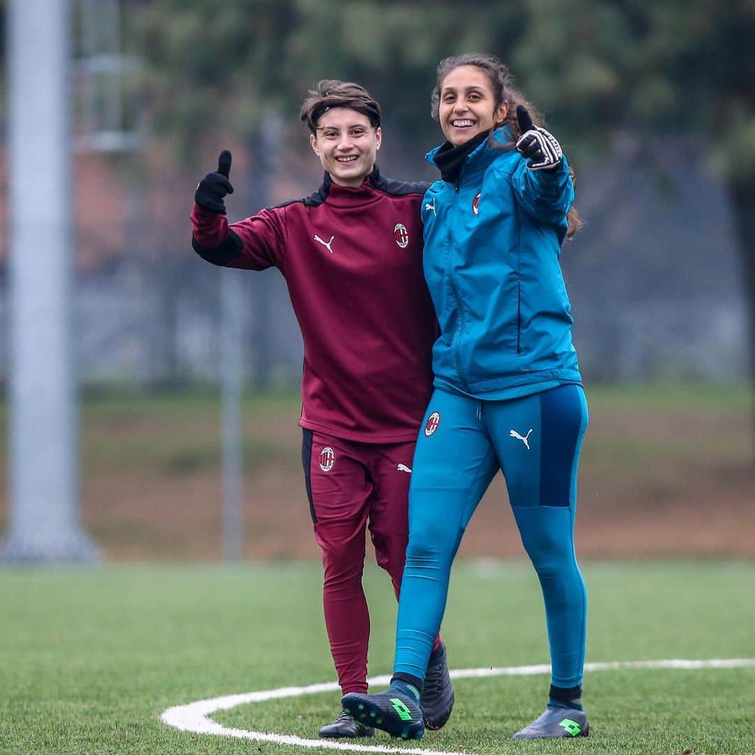 ACミランさんのインスタグラム写真 - (ACミランInstagram)「Making the most of the penultimate session of 2020 💪  And welcoming back @anita_coda, after her loan spell at Cittadella #FollowTheRossonere #SempreMilan」12月17日 20時02分 - acmilan