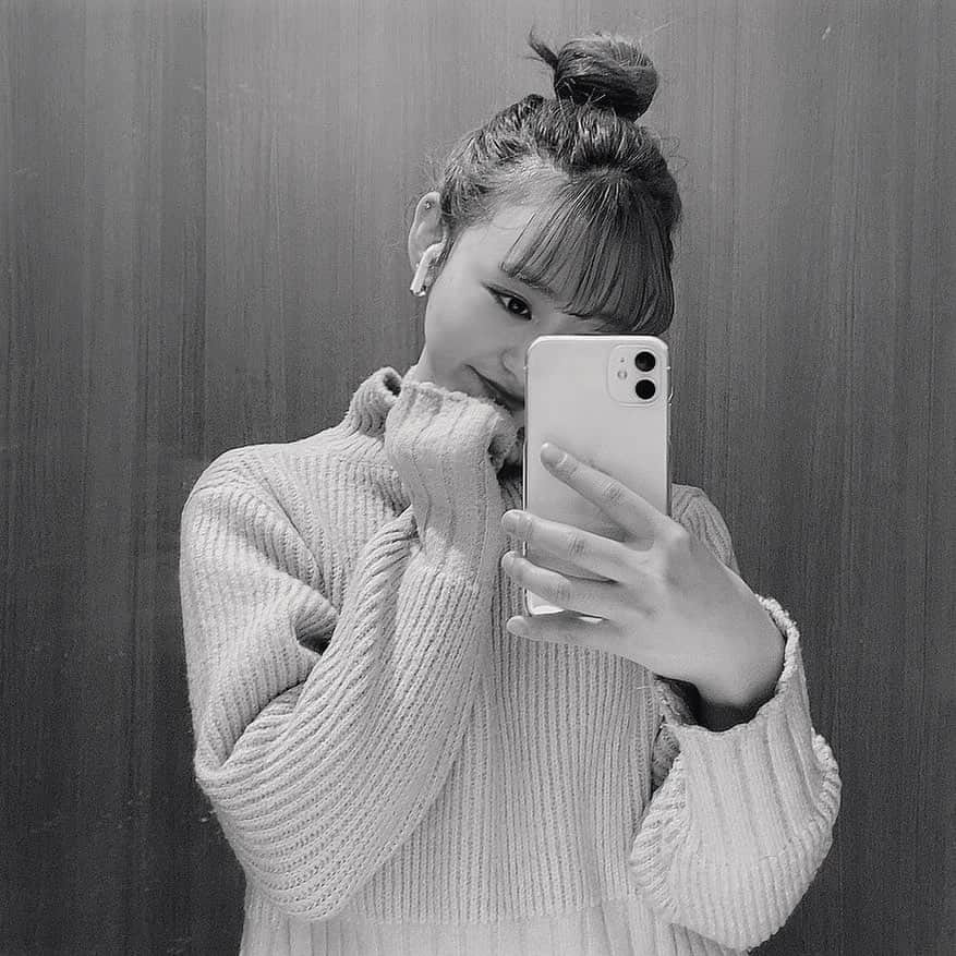 橘二葉さんのインスタグラム写真 - (橘二葉Instagram)「今日は「 #二葉のつぶやき 」のラジオ収録してきたよ！ 28日お楽しみに〜🎧 寒くなってきたからみんなちゃんと防寒するんだよ🤧 ・ ・ #hairstyle #hairarrange #winter #winterfashion #knit #instagood #selfie #me」12月17日 20時05分 - futaba_tachibana_tpd