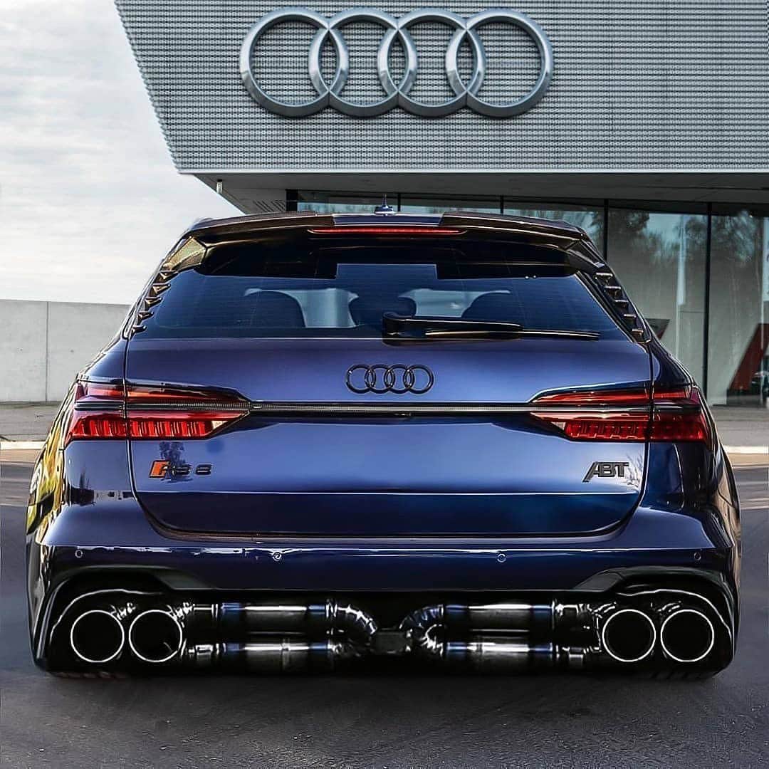CARLiFESTYLEさんのインスタグラム写真 - (CARLiFESTYLEInstagram)「👍🏽or👎🏽? Audi RS6 Situation. Edit @fourrings_nation Photo @abt_sportsline #carlifestyle」12月18日 1時47分 - carlifestyle