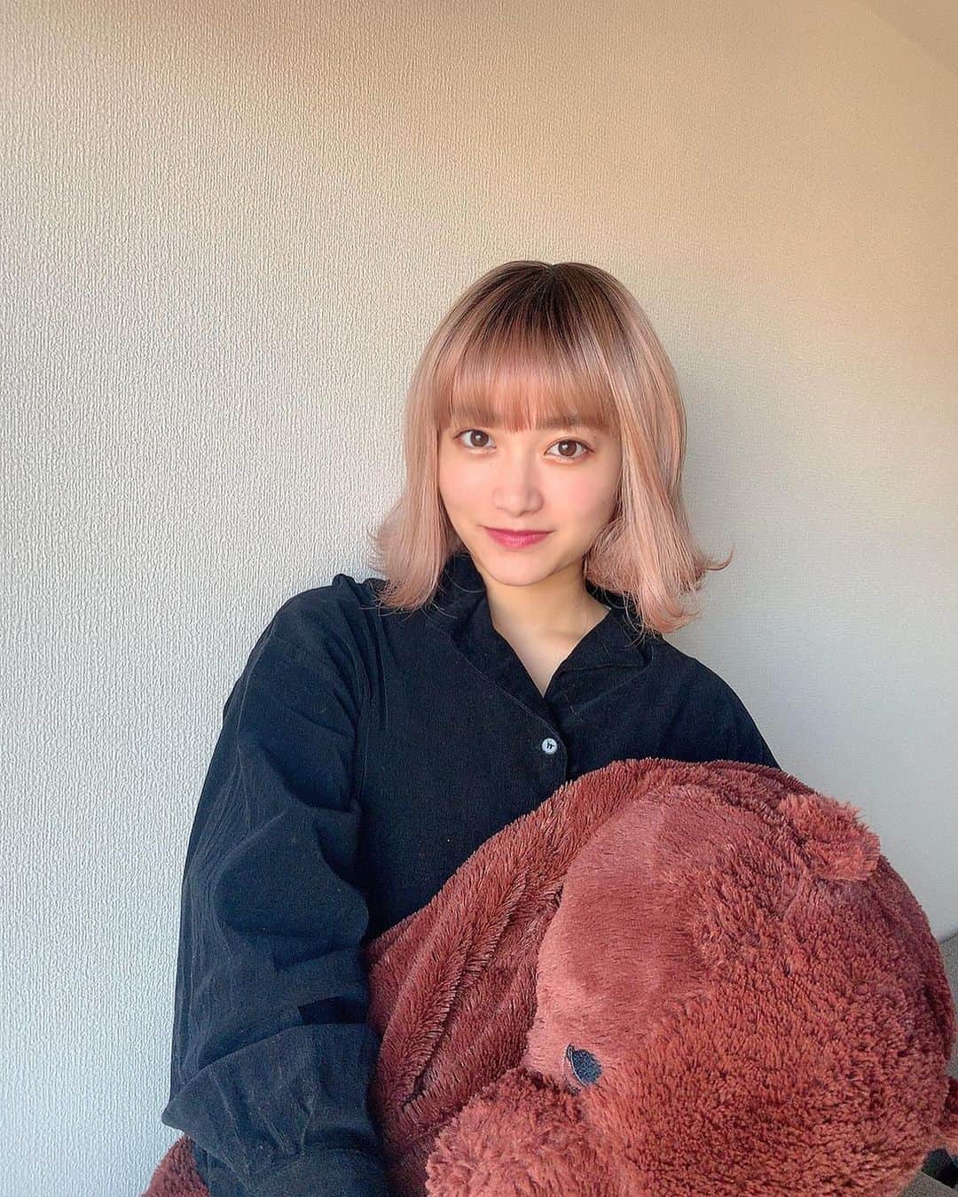 福田愛依さんのインスタグラム写真 - (福田愛依Instagram)「ピンク髪☺︎☺︎  前の投稿とどっちの髪色が好き⁇❤︎ #ファッション #ウィッグ #だよ」12月17日 20時21分 - meii_cheer