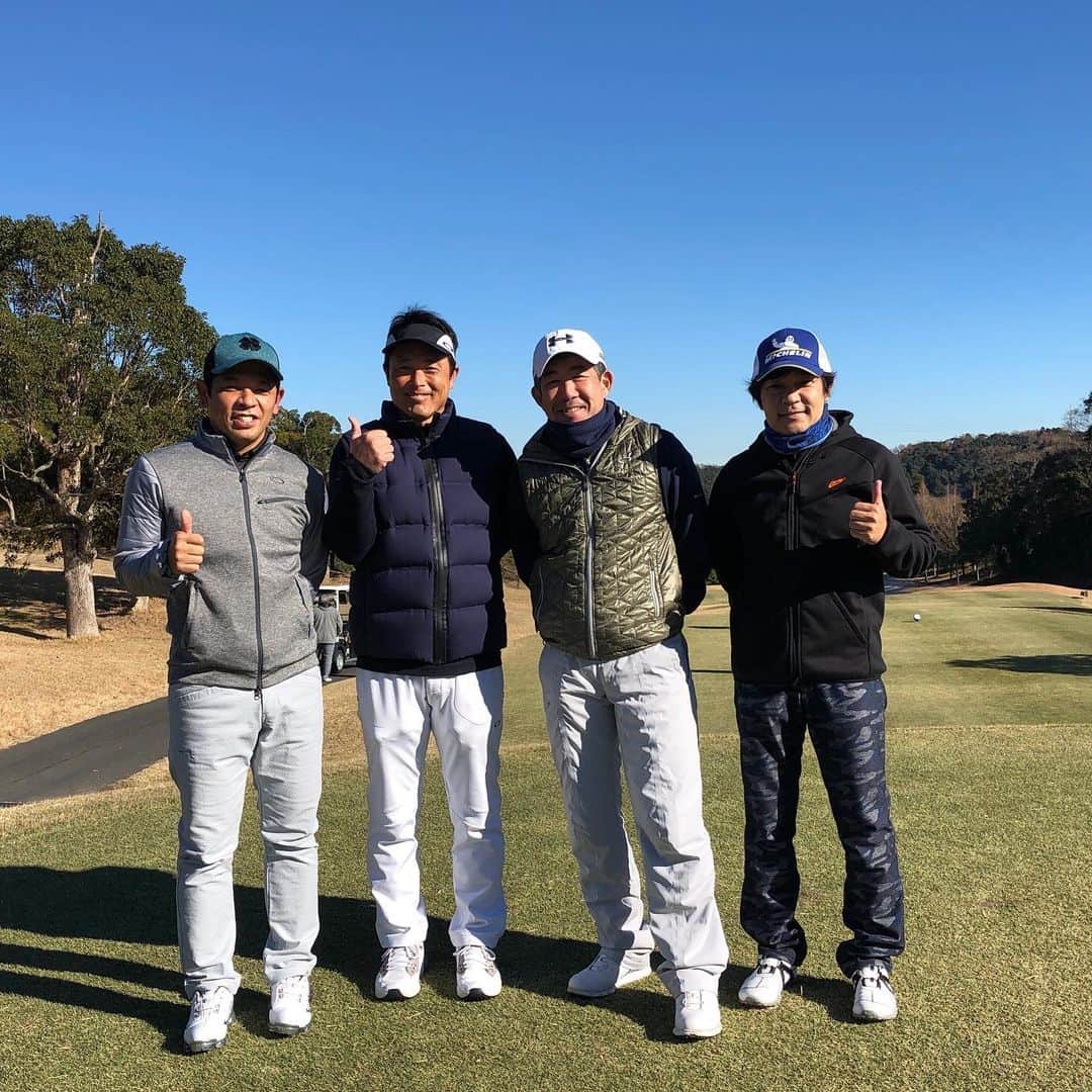 原田哲也のインスタグラム：「たぶん今年最後のゴルフ⛳️ 今回はこのメンバー！ TADY岡田さん、本多君、 長純！＆ミシュランスタッフ！最高に楽しいゴルフ！ よく笑った🤣」