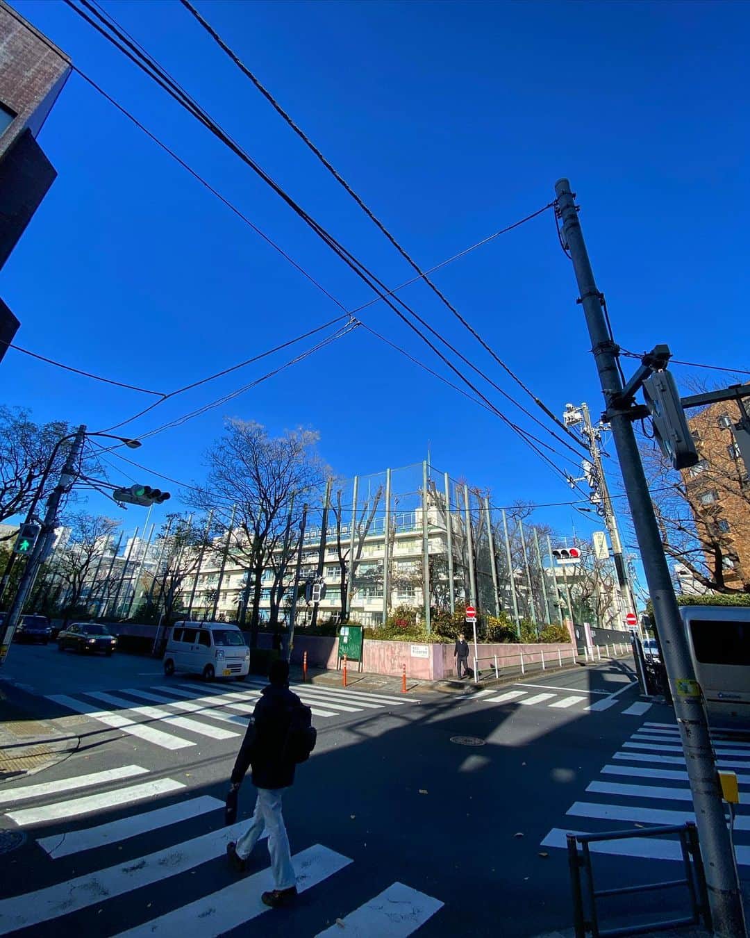 宍戸開さんのインスタグラム写真 - (宍戸開Instagram)「#streetphotography #storyofthestreet #streetoftokyo #streetcinematography #kaishishido #iphone11pro #photography #photographer #photooftheday」12月17日 20時26分 - kaishishido