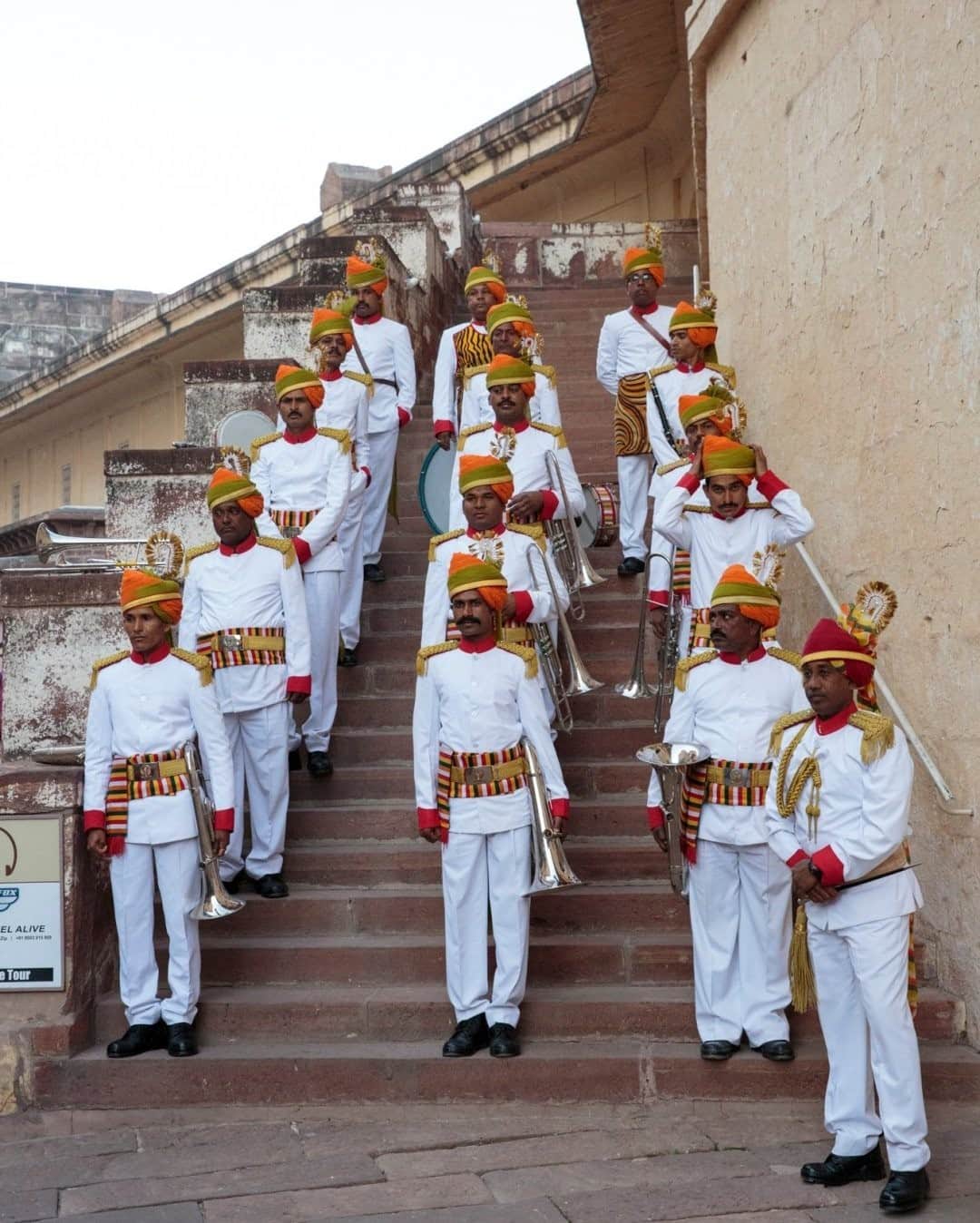 National Geographic Travelさんのインスタグラム写真 - (National Geographic TravelInstagram)「Photo by @sarahyltonphoto / Band members prepare for an event at the Mehrangarh Fort in Jodhpur, Rajasthan, India. For more travel stories, follow me @sarahyltonphoto. #India #bluecity #Rajasthan」12月17日 20時39分 - natgeotravel