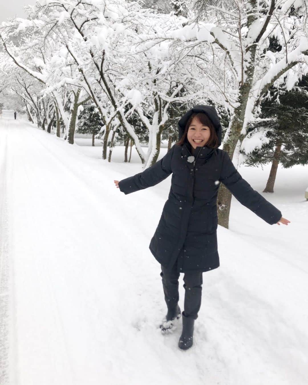 有田優理香さんのインスタグラム写真 - (有田優理香Instagram)「さ、さ、さむかった〜☃️ 体調を崩さないよう今夜もあたたかくしてお過ごしください🎅  #広島テレビ　#ひろおく便り　#庄原市　#大鬼谷オートキャンプ場 #新潟出身ですが　#寒いのは苦手です #スキーも滑れない」12月17日 20時48分 - yurikaa0624