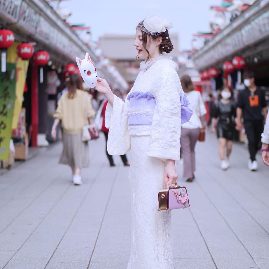 のインスタグラム：「この時まだ暖かったのにもうばりばり寒〜い！！！  #浅草 #街ブラ #お散歩」