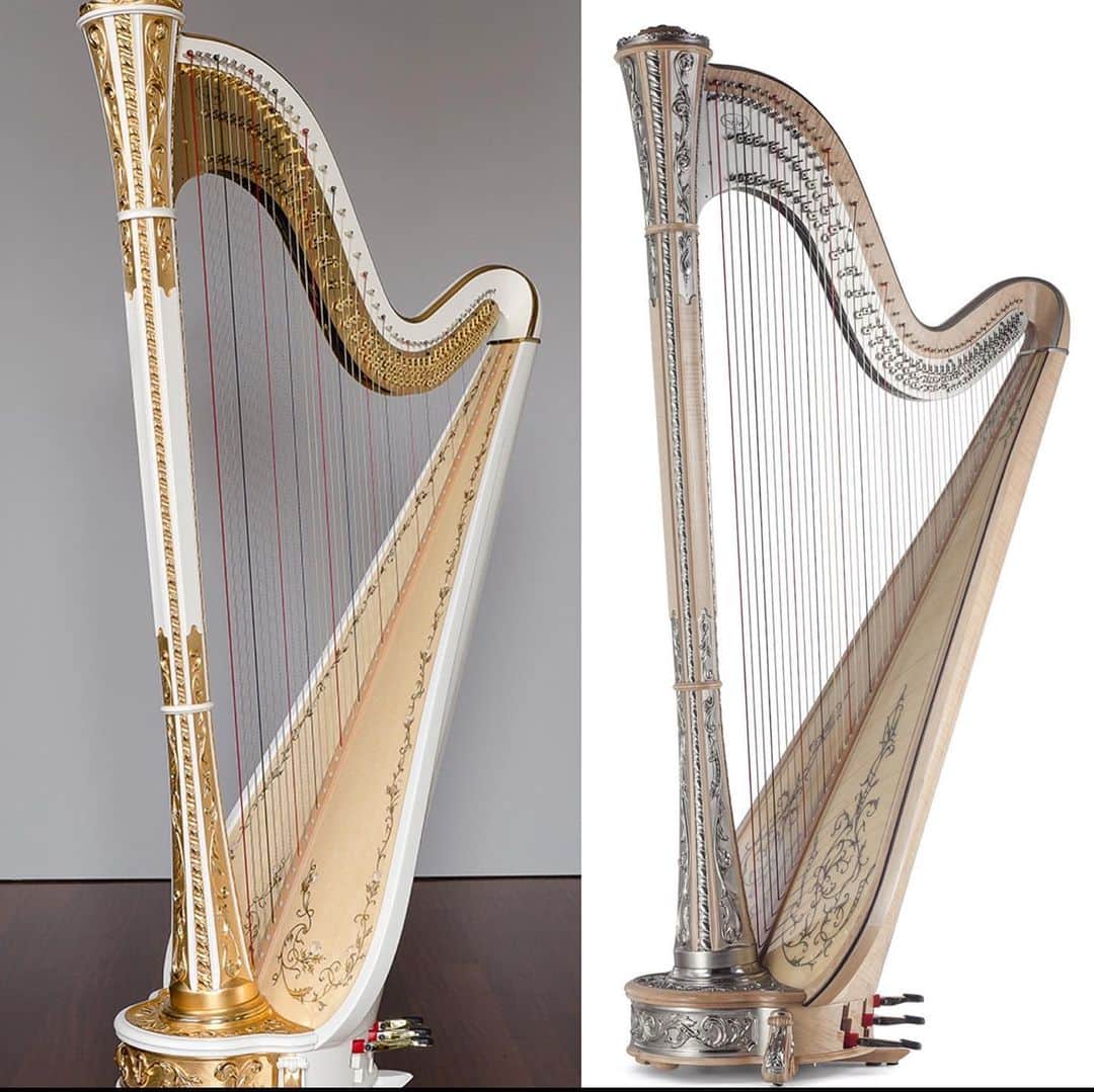 松岡みやびさんのインスタグラム写真 - (松岡みやびInstagram)「#salviharp #minerva #ミネルヴァ #ペガサスハープ Now,the Salvi harp company are making my new white harp"Pegusus Harp". I can show you the special harp nextyear! 伝統的なハープ業界では 赤、黒、ゴールドのハープが主流で 指に血マメをつくるほど強くはじく🦁ライオン弾きが王道とされてきました。 ✴︎ しかし一般のお客様は癒しとしてのハープを求めている人が多いため、わたしは #フェアリー弾き ✨🧚‍♂️✨ という心理カウンセリングの知識をつかったセラピー向きの奏法（シマウマ弾き🦓）を開発しました。 DVDフェアリーハープは完売。 CDスリーピングハープはamazonベストセラー1位になりました。 でも プロ業界では音量が弱いのは邪道と言われてしまいます。 ✴︎ そこで… ミヤビメソードでは今、 #ペガサス弾き 🦄🌈✨ を開発中。 音量はライオン弾き（音大受験やコンクール向き）と同じ大きさを保ちつつ、 フェアリー弾きの特徴である 指にマメができない美しい音色と 心を癒す優しい表現力を どちらも兼ね備えた 新しい演奏スタイルです。 ✴︎ ペガサス弾きのイメージで 老舗ブランド イタリアのsalvi社が @salviharpsofficial  #ミネルヴァホワイト #minervawhite を特注制作してくださっていましたが 昨日サンプルが届きました✨ 白、シルバー（ホワイトゴールド23金） のハープは世界初。 ミヤビメソードのロゴも手描きで イタリア人デザイナーさんが 入れてくださるそうです✨ ✴︎ 来年みなさまにご披露できますように…！  #ペガサス #pegasus #伝統と革新  #ハープ #音楽 #松岡みやび #ミヤビメソード #心理学 #癒し #harp #music #miyabimatsuoka #harpistlife  #healing」12月17日 20時48分 - miyabi_matsuoka