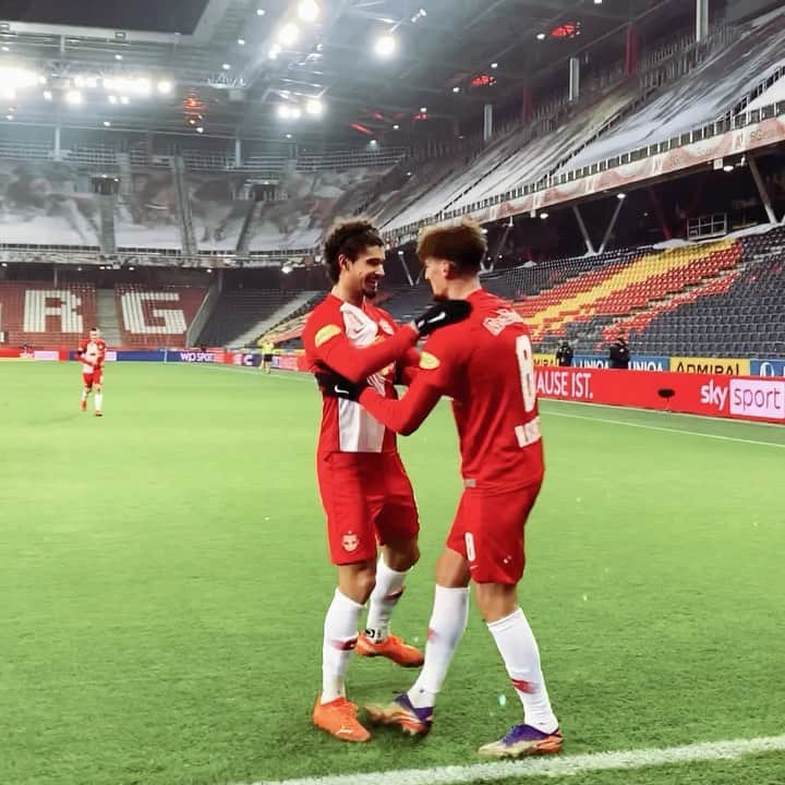 アンドレ・ラマーリョのインスタグラム：「Dankeschön 🤝😏 @mergimberisha37  . . . #fcredbullsalzburg #dankeschön #öfbuniqacup」