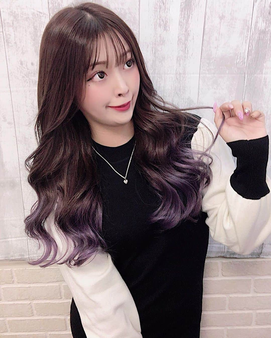 MaRuRi（まるりとりゅうが）さんのインスタグラム写真 - (MaRuRi（まるりとりゅうが）Instagram)「New  Hair ✂︎ 💜🌂🍇🔮 暗くしてグラデーション😈💜 ここまで色入れたの初めてだけど にあってる？？？🤔💜 まさるさんいつもありがとう〜🙆‍♀️」12月17日 20時50分 - maruridayo