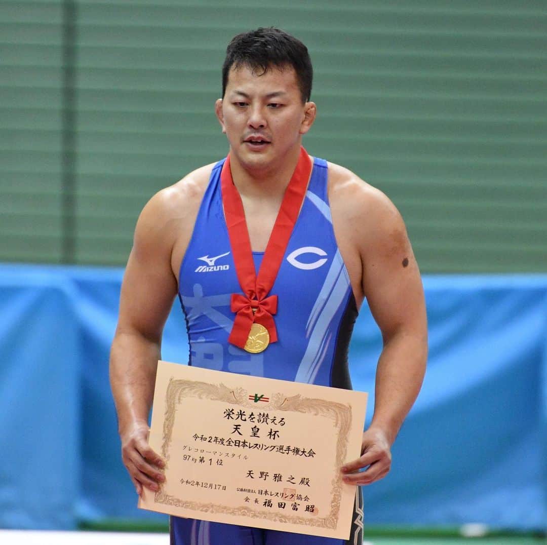 日本オリンピック委員会さんのインスタグラム写真 - (日本オリンピック委員会Instagram)「レスリングの全日本選手権が17日に開幕。男女計8階級が行われ、男子フリースタイル125kg級は山本泰輝選手が4年ぶり3度目の優勝、男子グレコローマンスタイル97kg級は天野雅之選手が9年ぶりに日本一に輝きました。 また、男子グレコローマン67kg級は下山田培選手、同82kg級は向井識起選手、男子フリースタイル61kg級は小川航大選手、同70kg級は基山仁太郎選手、女子55kg級は櫻井つぐみ選手、同72kg級は古市雅子選手が優勝しました。（写真：アフロスポーツ） . 🤼‍♀All Japan Wrestling Championship 2020🤼‍♂ . [Women's Free style -55kg] 🥇櫻井つぐみ/Tsugumi Sakurai . [Women's Free style -72kg] 🥇古市雅子/Masako Furuichi . [Men's Greco-Roman -67kg] 🥇下山田培/Tsuchika Shimoyamada . [Men's Greco-Roman -82kg] 🥇向井識起/Satoki Mukai . [Men's Greco-Roman -97kg] 🥇天野雅之/Masayuki Amano . [Men's Free style -61kg] 🥇小川航大/Kodai Ogawa . [Men's Free style -70kg] 🥇基山仁太郎/Jintaro Motoyama . [Men's Free style -125kg] 🥇山本泰輝/Taiki Yamamoto .  #レスリング #Wrestling #がんばれニッポン #TEAMNIPPON #JapaneseOlympicCommittee #tokyo2020 . 📷AFLOSPORT」12月17日 20時52分 - teamjapanjoc