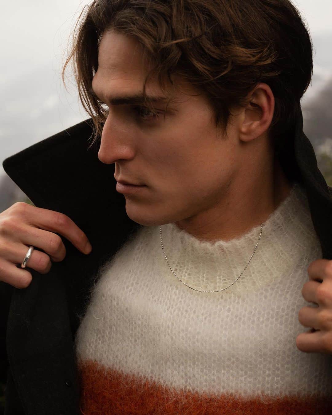 のインスタグラム：「@andreafaccio defines DoDo debonair.   #DoDoCharms #CharmingJewelry #DoDoWinter」