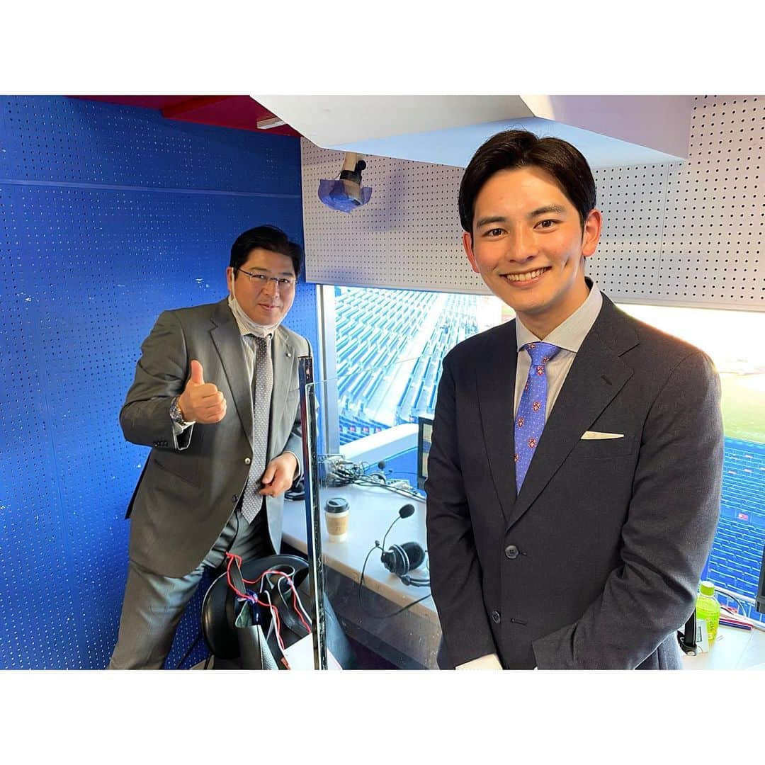 大川立樹さんのインスタグラム写真 - (大川立樹Instagram)「. 先日、プロ野球12球団合同トライアウトの実況を担当しました。 解説は、真中満さん、岩本勉さんでした。ありがとうございました！  私の１つの目標・夢でもあった野球実況デビューでした。 今後もひたむきに努力を続けていきます！  ※初投稿にたくさんのコメントありがとうございました！  #真中満 さん #岩本勉 さん #プロ野球 #野球実況デビュー #実況後の一枚📸 #フジテレビ #アナウンサー #大川立樹」12月17日 21時13分 - riki_okawa