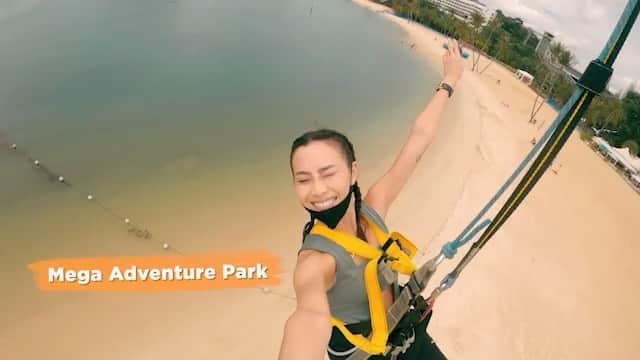 ソニアのインスタグラム：「So many people ask me if I miss travelling cos that was a big part of my work pre-pandemic times... But to be very honest - i'm grateful for the time I've had in SG this whole year!   Rediscovering Singapore has been nothing short of an adventure, and with beautiful Sentosa... You can literally make time for a holiday without the stress of preparing the family for a trip overseas! 🏖  #sentosa #sentosaisland #maketime  @sentosa_island」