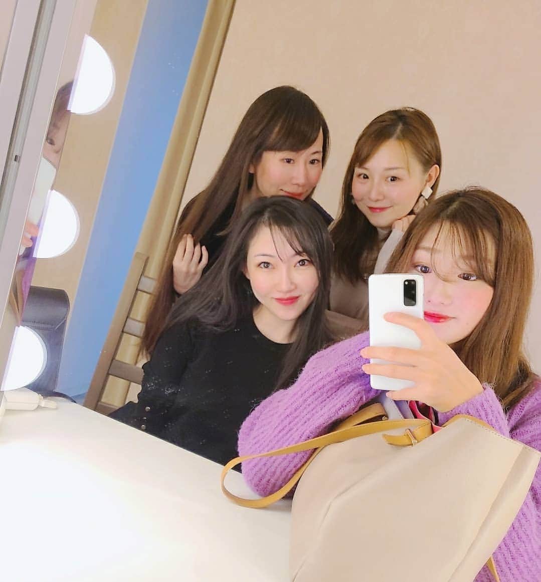 のインスタグラム：「温活✨ミネラル浴してきました♡ 湯船もサウナも五分も入れない人なのに、10分を何回かサイクルして、心地よくてあっという間だった〜🤤💓ここ数日ちょー寒くて、寒いと布団から出れんし動けなくなるから温活は大事だなと実感した🥺✊!! @tojibylefuro  * With @kaori_mioka @ichijyo_hanaka まみちゃん😚 #ルフロ#toji#温活#湯治」