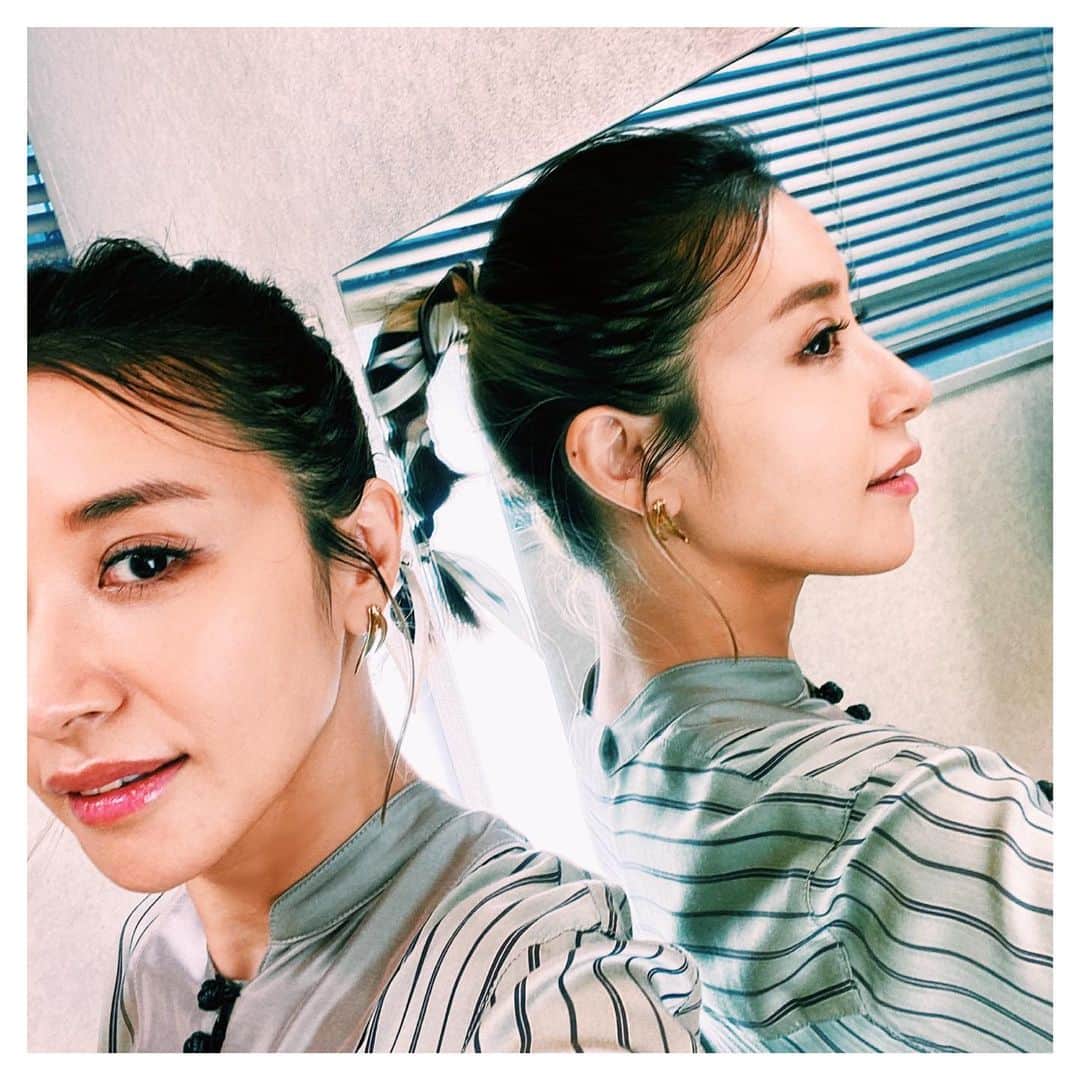 鈴木紗理奈さんのインスタグラム写真 鈴木紗理奈instagram やっとポニーテールできる長さに まで伸びてきた ポニーテールは顔を引き上げてくれる効果があるからたまにするといいで 家に帰ってからの時間だけでもすると 顔があがるよん 可愛いチャイナ