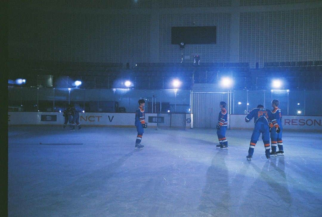 NCTさんのインスタグラム写真 - (NCTInstagram)「🏒🏒🏒🏒🏒🏒🏒  #90sLove #NCT #NCTU #RESONANCE #RESONANCE_Pt2」12月17日 21時31分 - nct