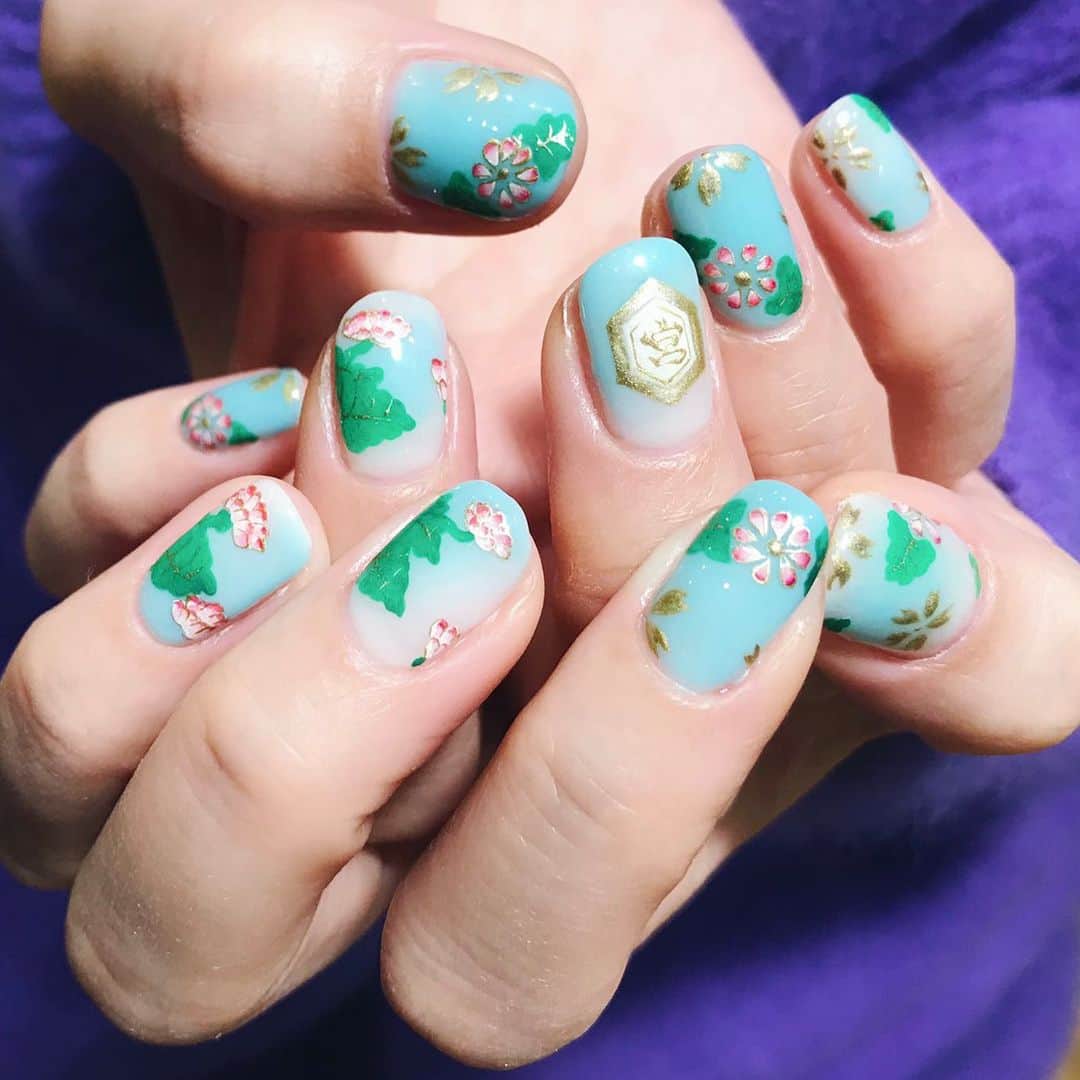 なかやまちえこのインスタグラム：「キンミヤ ネイル💅⠀ ⠀ #nail #nails #nailart #ネイル #美甲 #ネイルアート  #japanesenailart #manucure #japanesenails #manicurist #gelnails #أظافر #네일아트 #미용 #vẽmóng #ngườiđẹp  #เพ้นท์เล็บ #искусствоногтя #artedeuñas #เพ้นท์เล็บเจล #ジェルネイルデザイン #ネイルデザイン #senikuku #nagelkunst #キンミヤ #キンミヤネイル #個性派ネイル」