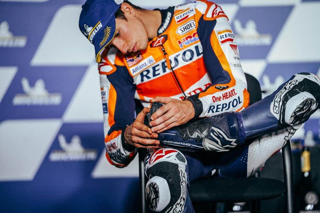 レプソル・ホンダのインスタグラム：「#TheYearThatWas - #AragonGP ⠀⠀⠀⠀⠀⠀⠀⠀⠀ Two in a row. @alexmarquez73 followed up his debut podium with a debut dry podium, once again cutting through the field. @stefanbradl6 showed he was on the cusp of more...」