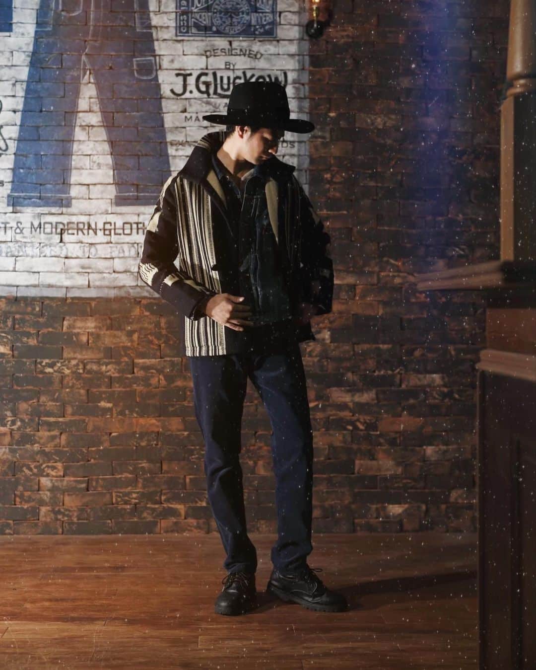 楠ダニエルのインスタグラム：「Jelado.﻿ ﻿ ﻿ ﻿ ﻿ ﻿ ﻿ ﻿ #アパレル#aw#秋冬#コーデ#メンズファッション﻿ #お仕事#shooting #フリーモデル#フリーランスモデル#fashion #ハーフ#wear#tokyo#japan#asian##撮影#ハーフモデル#ダニエル#tokyofashion #danny」