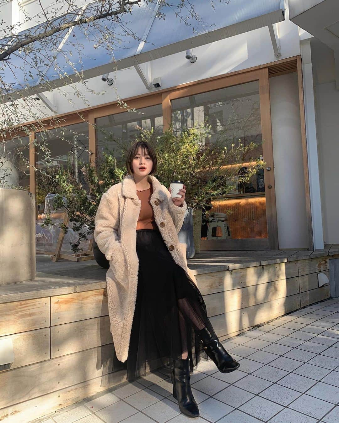 えなちぃのインスタグラム：「ボアロングコート🧥 裏地がしっかりしてて、ぬくぬく❤️ 最近寒すぎるから、このコート暖かくてか嬉しい😆✨ . . . @andmyme.official  Boa long coat  ¥ 10,290」