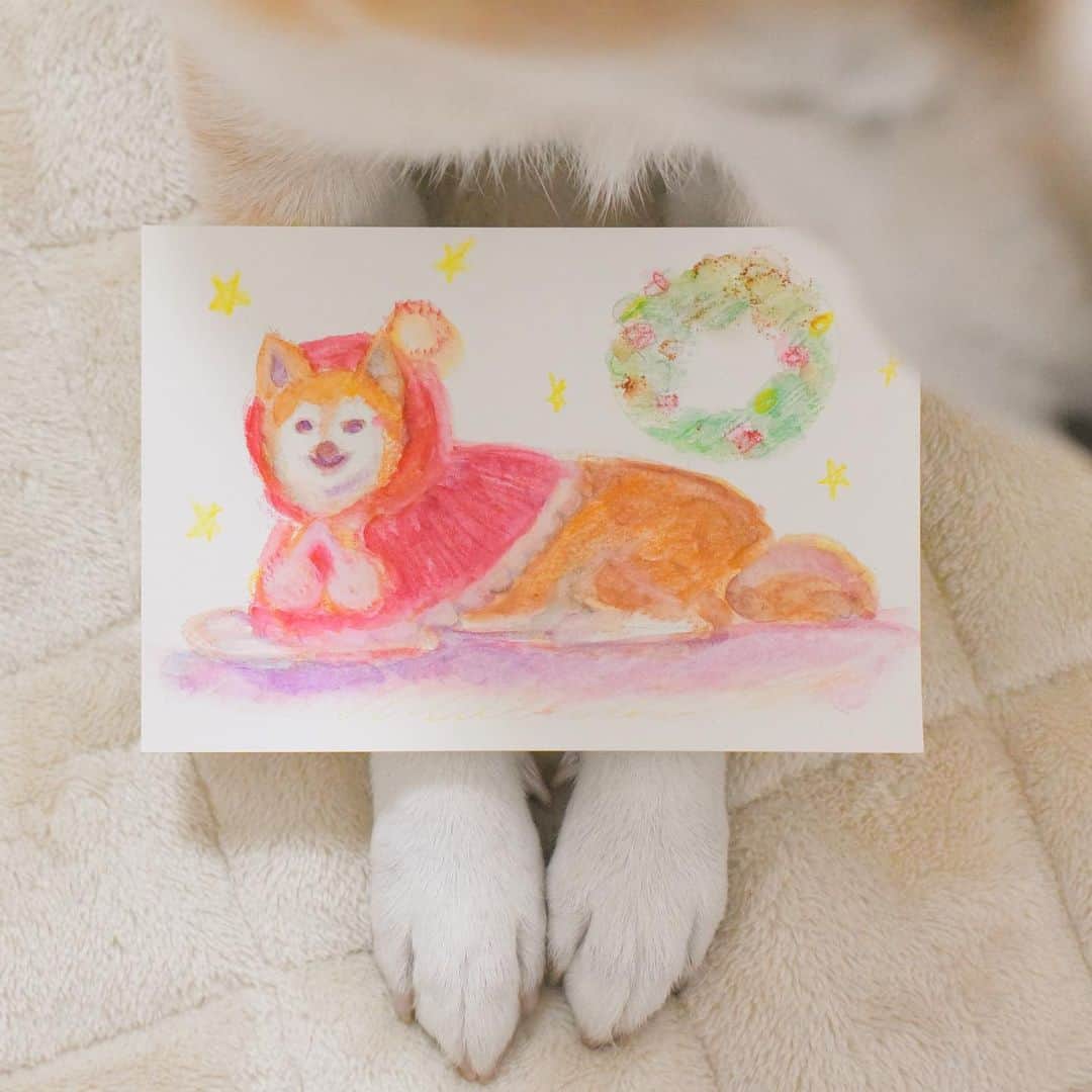 meekooのインスタグラム：「画家の友人がりんごさんを描いてくれました😊 すっごく可愛い🍎 ありがとう〜💝 #りんごさんにも見せたい #クンクンしていたよ」