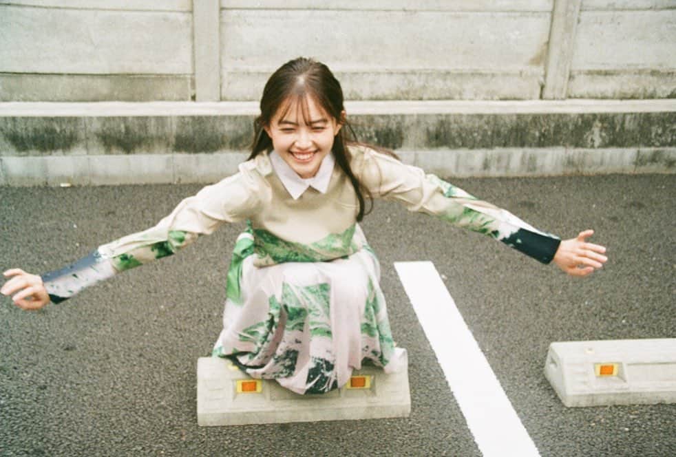 森日菜美さんのインスタグラム写真 - (森日菜美Instagram)「ㅤㅤ 『路地裏てぃーん。』 念願叶って、ラストティーンで 滑り込みできました。 全てがどタイプだった、、 楽しかった〜！！本当にありがとうございます☺️！ そして、なんとアザーカットが200枚近くあるんです🎞 うるさいくらい載せてっちゃうけど許してください笑 #路地裏てぃーん」12月17日 22時01分 - hinami_mori