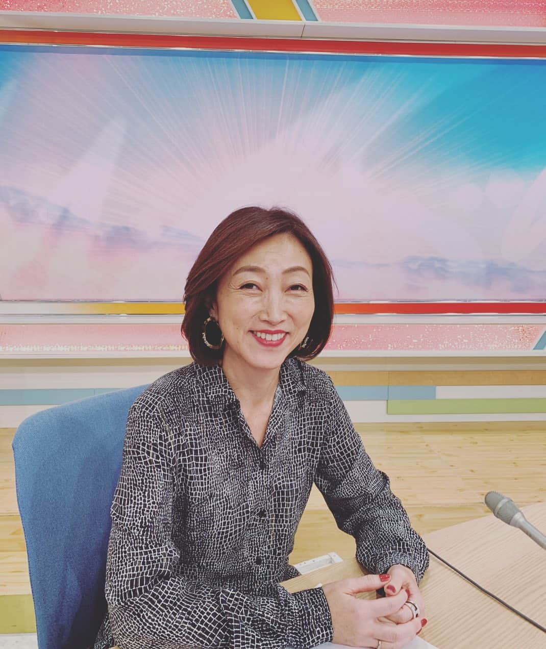 のインスタグラム：「今日はワイドスクランブルでした。 最近急に寒いですね。 体調気をつけていきたいです。」