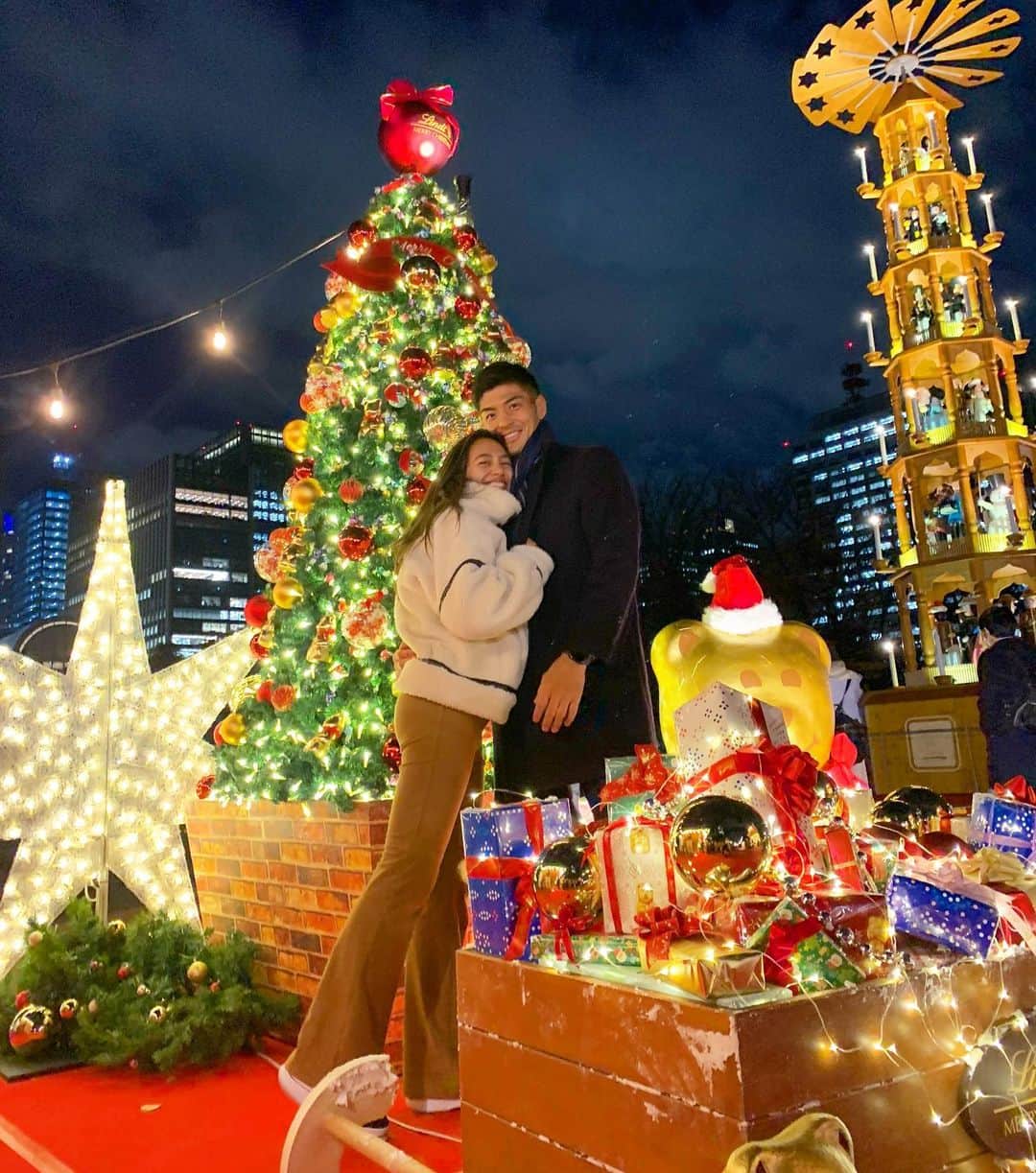 Megha Shrestha のインスタグラム：「8more days for Christmas 🎄  #東京クリスマスマーケット2020  楽しみで仕方ないです❤️ Can’t wait for Christmas 🥰🥰」