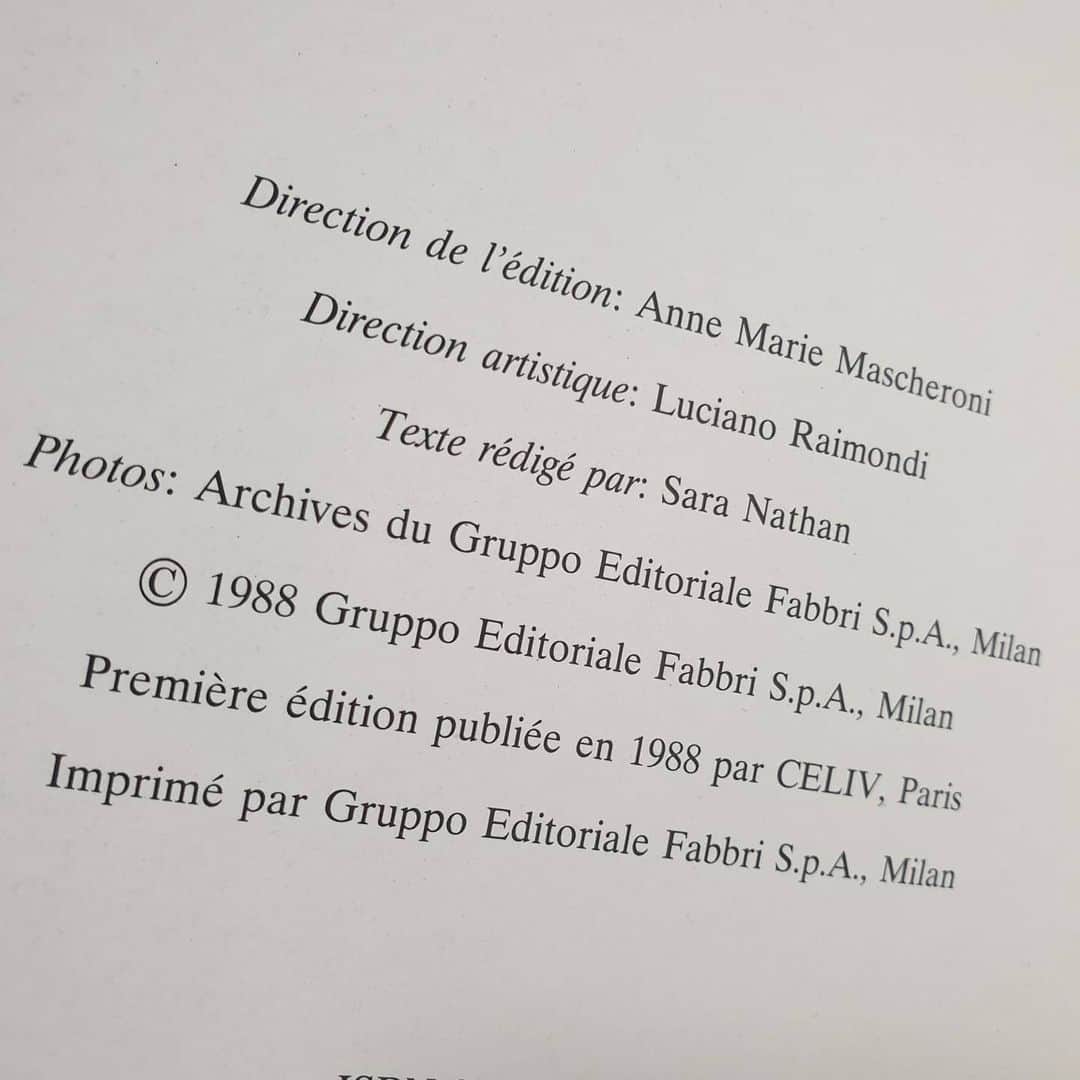 パク・ギウンさんのインスタグラム写真 - (パク・ギウンInstagram)「프랑스에서 날아온 1988년판 마네, 드가 작품집🎨  Portfolios of Manet and Degas. Shipping from French. 1988.  #present #frommybrother#thanku#luvu#😊」12月17日 22時26分 - oopkwoo