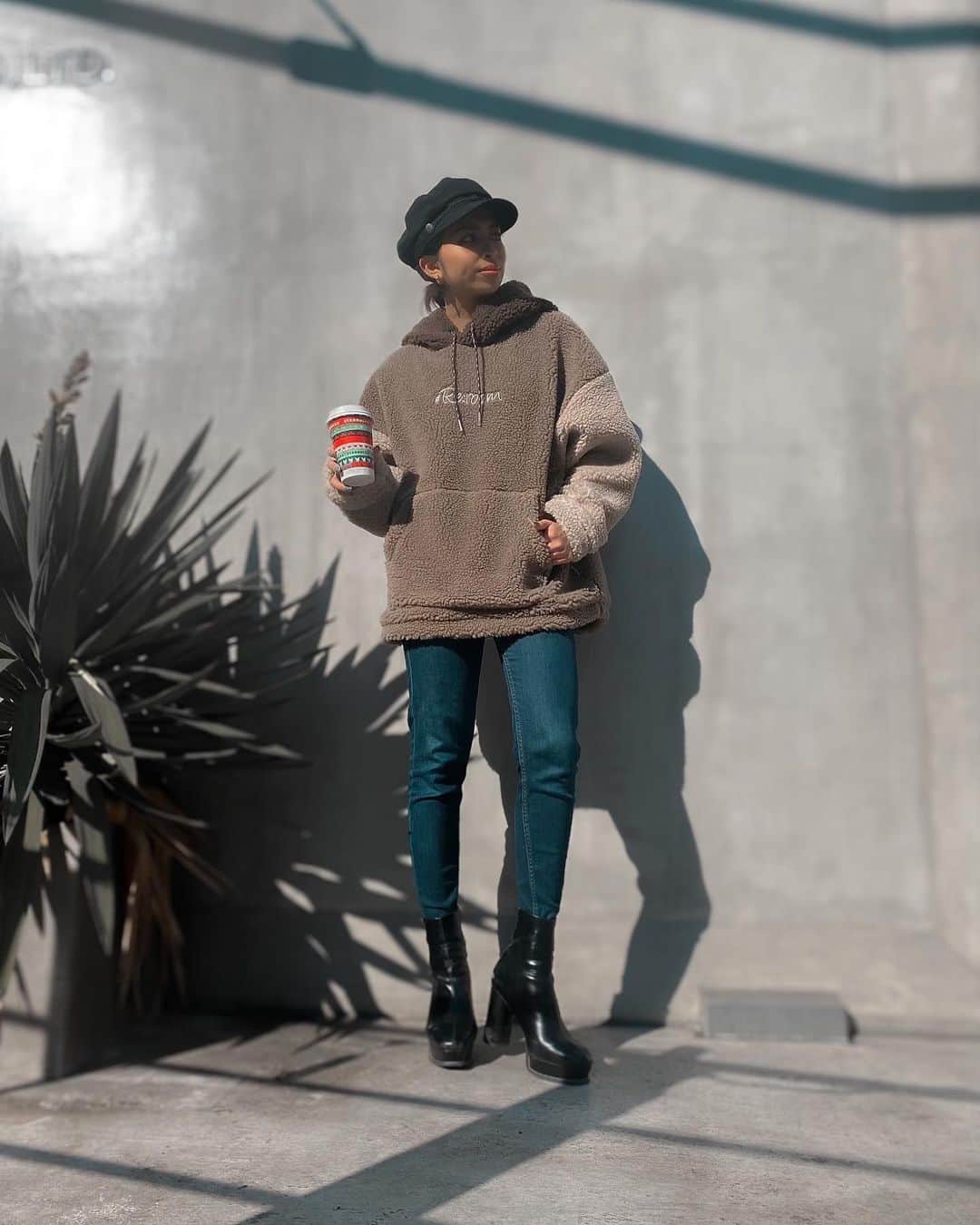 Airi Shibuyaのインスタグラム：「毎日さむすぎる🥶🥶 . 暖かいとこにいきたいな〜 . #coordinate#reroom#denim」