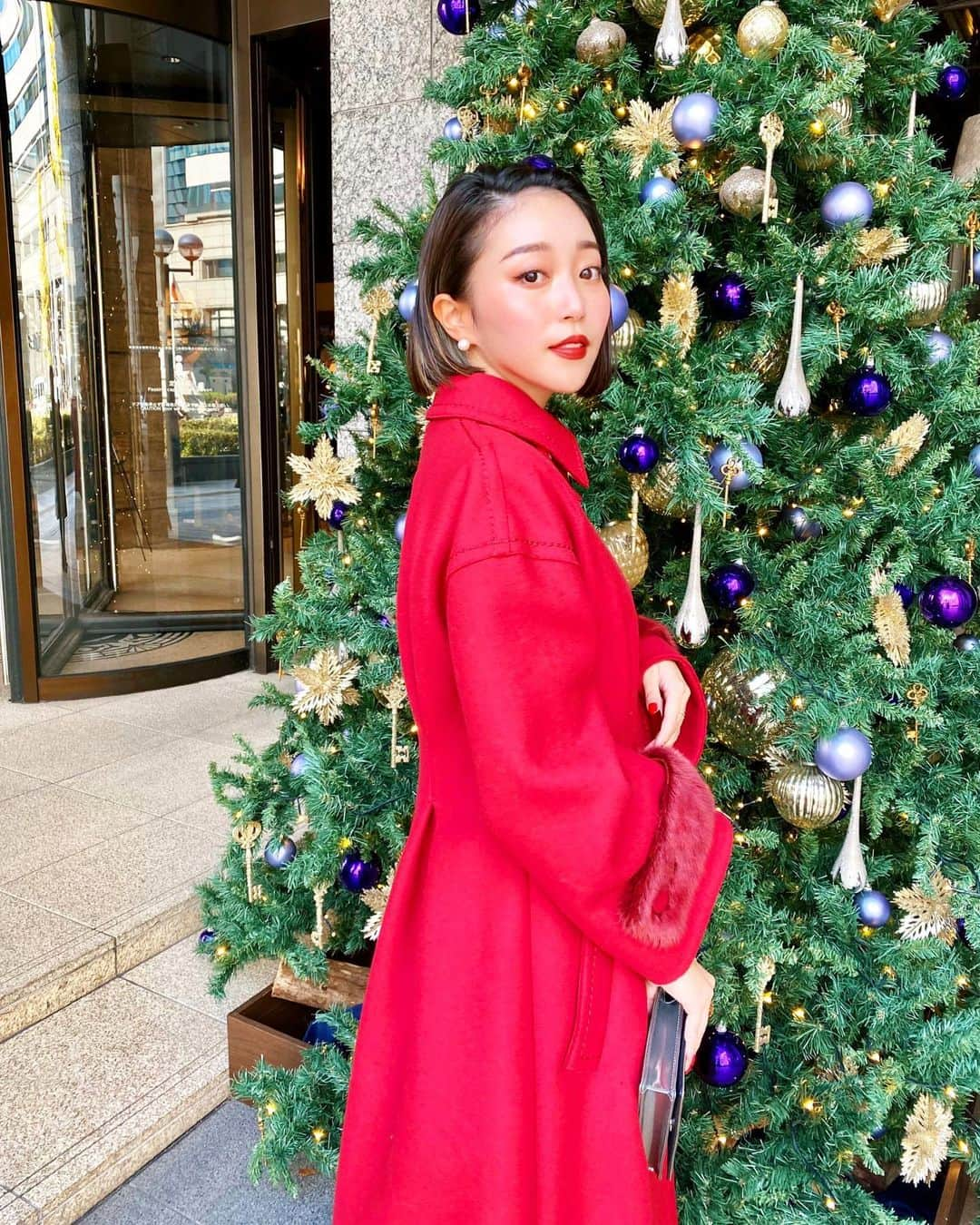 梅谷安里さんのインスタグラム写真 - (梅谷安里Instagram)「X'masの季節は、 赤いコートが着たくなるね😋❤️🎄 久しぶりに @fendiのコート出してきた👶 #ootd#outfit#fendi #fashion#xmas #christmas#クリスマス」12月17日 22時34分 - anriworld