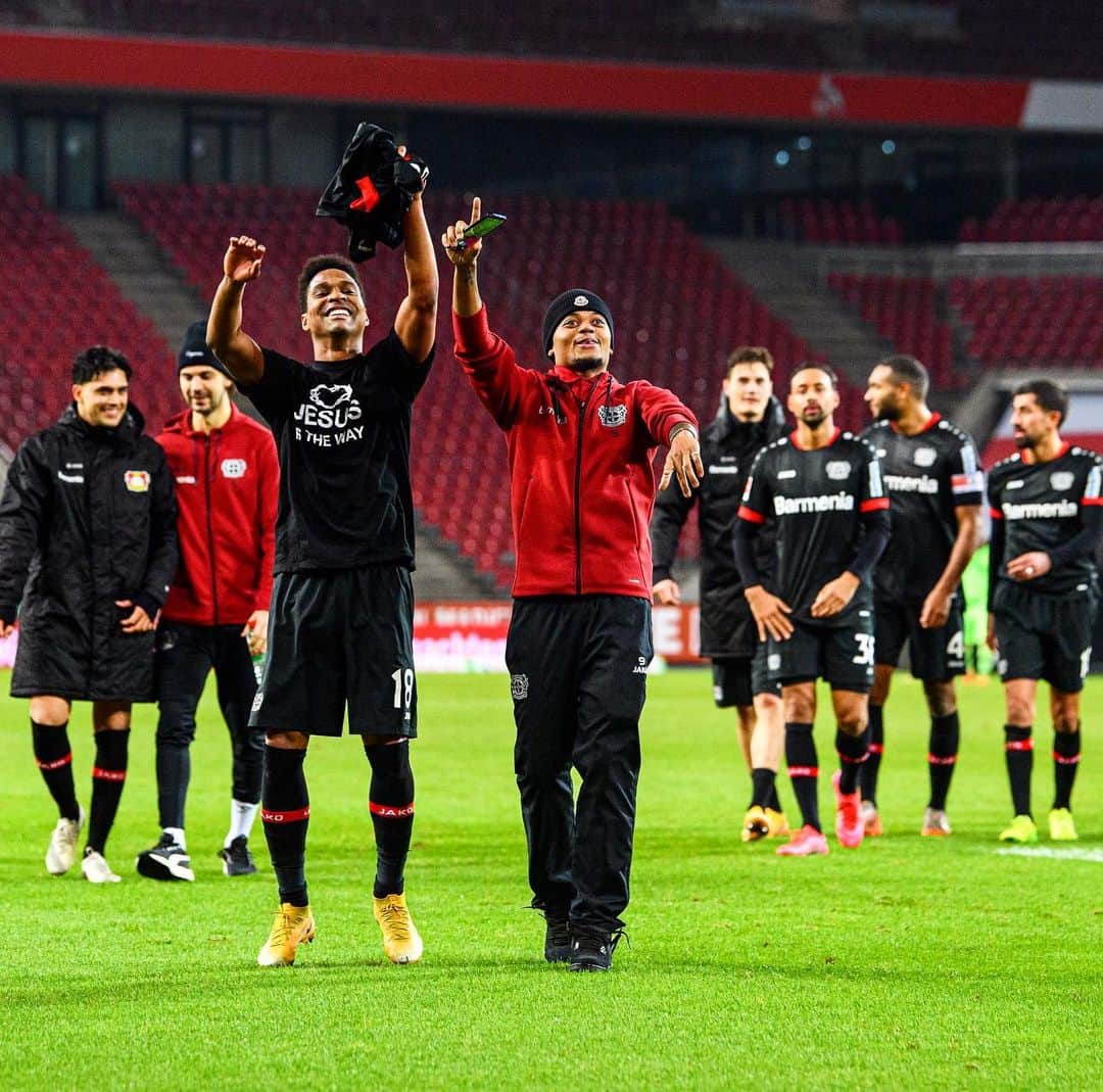 ヴェンデウ・ナシメント・ボルジェスのインスタグラム：「Obrigado senhor Deus pela vitória no clássico. Gratidão a jesus Cristo !  🙏🏾🔴⚫️⚽️🦁💪🏾」