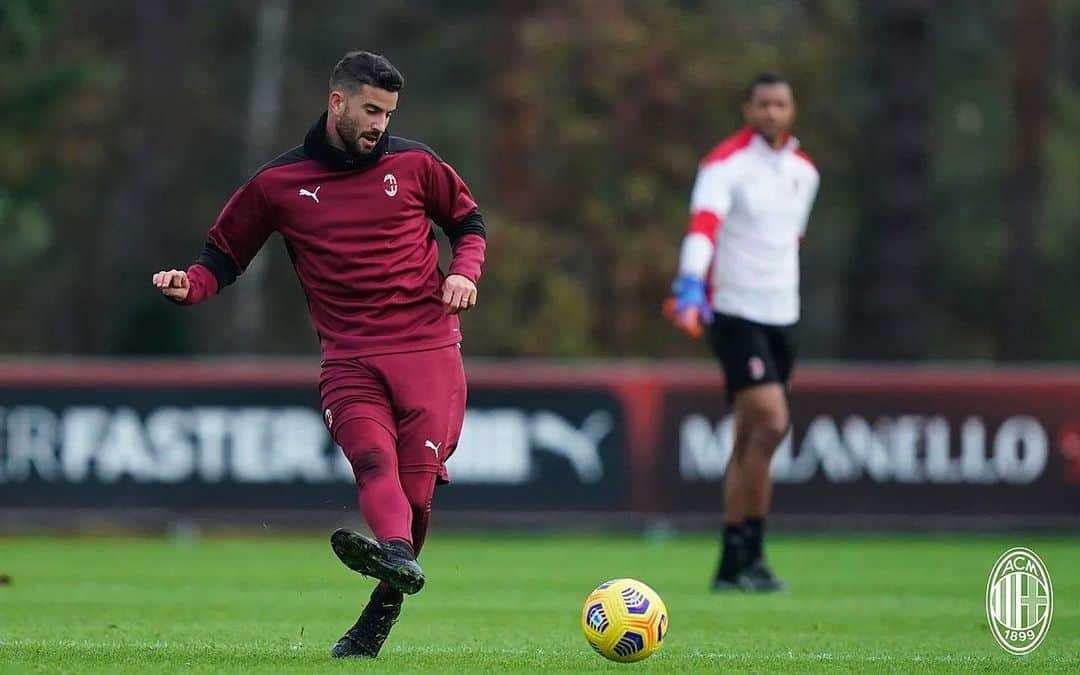 マテオ・ムサッキオのインスタグラム：「Working hard 💪🏼⚽️ @acmilan」