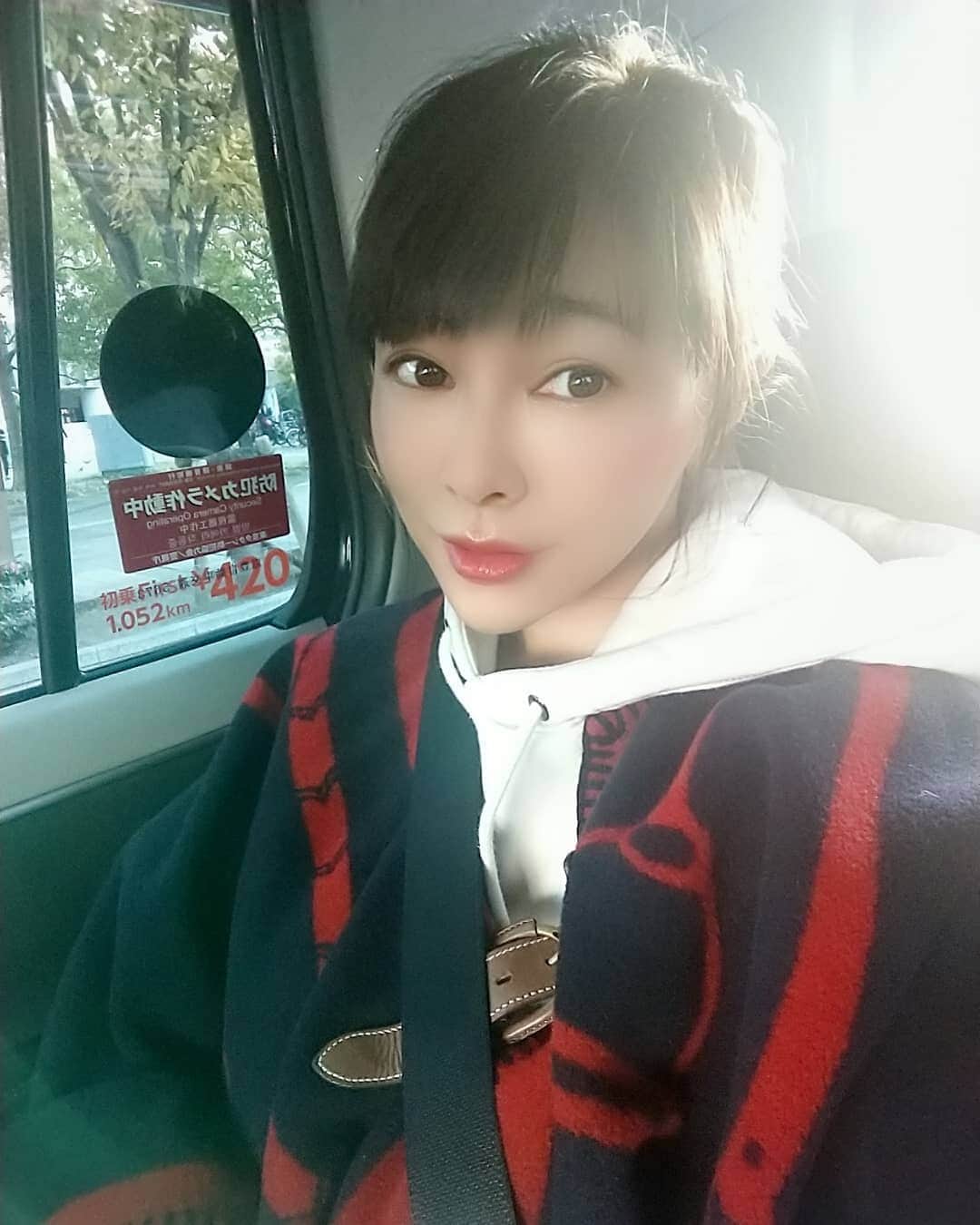 松坂南さんのインスタグラム写真 - (松坂南Instagram)「こちらは移動中～🎵  #グラドル自画撮り部  #model #selfie」12月17日 23時17分 - minami_matsuzaka