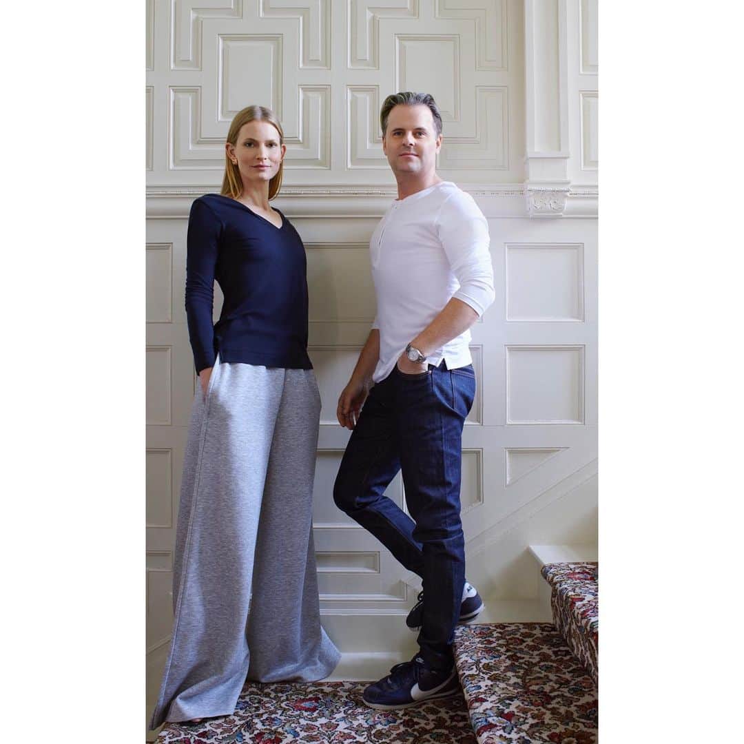 のインスタグラム：「I love a good t-shirt. Before I started our brand, I spent a year researching cottons, perfecting the fit and working with the finest sewers. Needless to say, when @Oprah called it “the t-shirt that can take you anywhere," I had pretty big smile on my face. Handmade in Peru of 100% Pima cotton. Order soon to receive by Christmas at AdamLippes.com LONG SLEEVE HENLEY T-SHIRT」