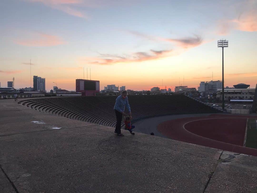 Shunsuke Miyatakeのインスタグラム：「Timeless  Phnom Penh, Cambodia, Life」