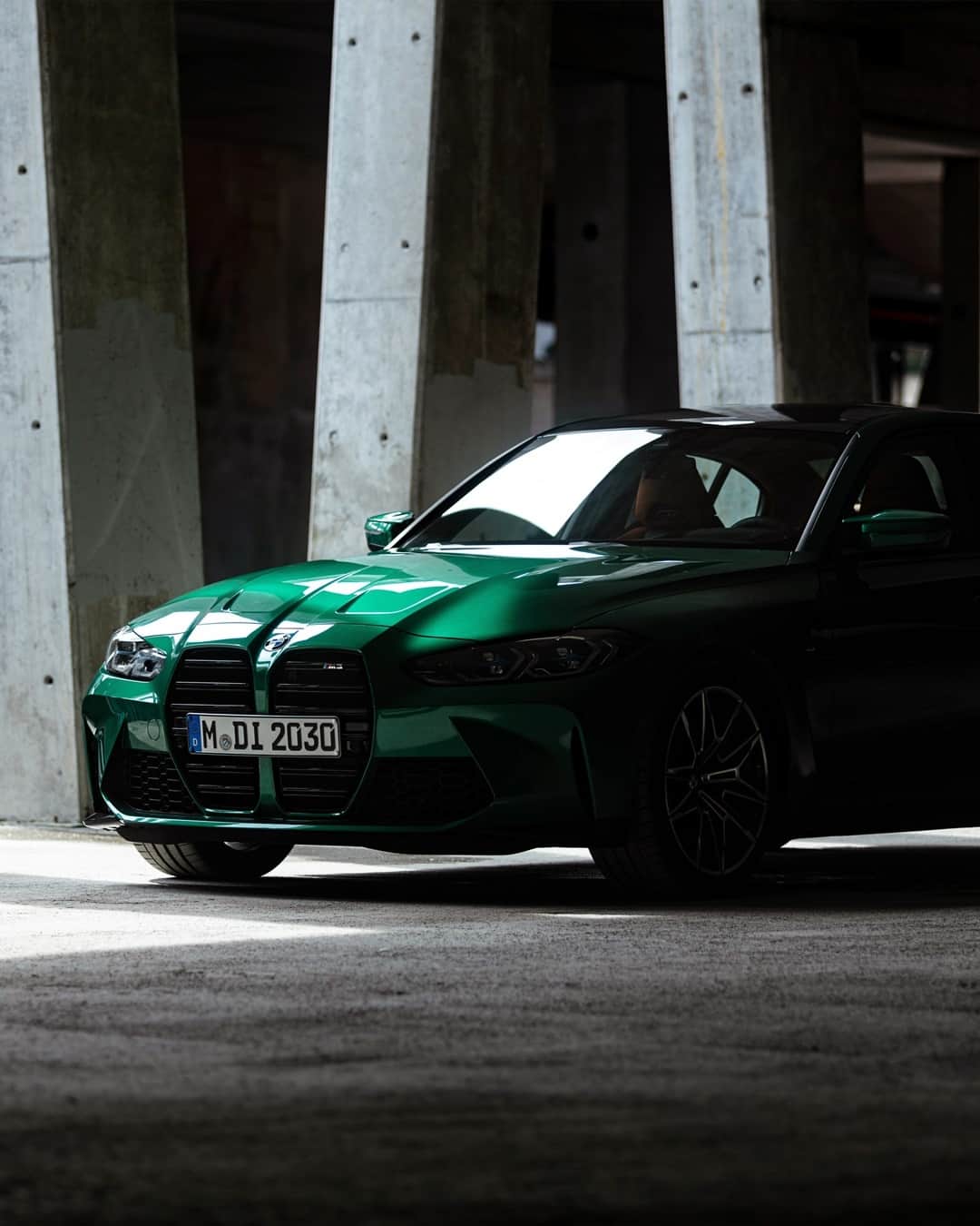 BMWのインスタグラム：「Doesn't need a spotlight to steal the show. The all-new BMW M3 Sedan. #TheM3 #BMW #M3 #BMWM @bmwm __ BMW M3 Sedan: Fuel consumption in l/100 km (combined): 10.8. CO2 emissions in g/km (combined): 248.* Further information: www.bmw.com/disclaimer.  	 Acceleration (0-100 km/h): 4.2 s. Power: 353 kW, 480 hp, 550 Nm. Top speed (limited): 250 km/h (with optional M Drivers Package: 290 km/h).  	 * All performance, fuel consumption and emissions figures are provisional.」