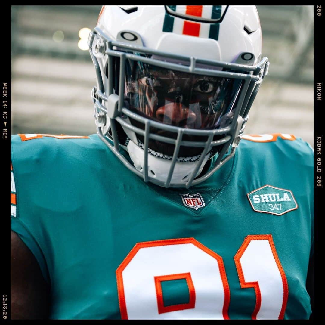 マイアミ・ドルフィンズさんのインスタグラム写真 - (マイアミ・ドルフィンズInstagram)「All eyes on Sunday. #FinsUp」12月17日 23時45分 - miamidolphins