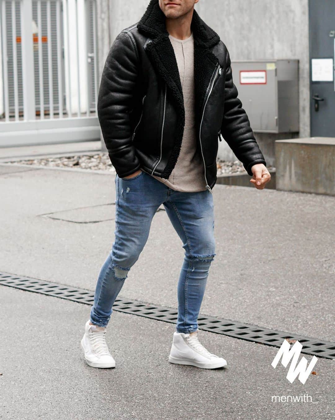 Men Withのインスタグラム：「Very nice photo of our dear friend @_fl089_ 👌🏽 #menwithstreetstyle」