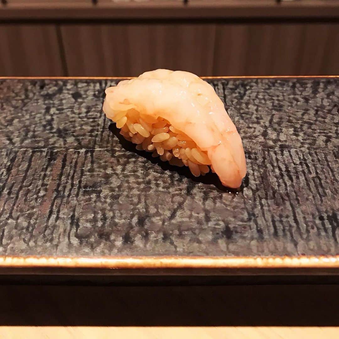 Machikoさんのインスタグラム写真 - (MachikoInstagram)「鮨いつみさん🍣 コスパが良すぎておどろきました🙃美味しかった。  #鮨いつみ」12月17日 23時59分 - machiko.06
